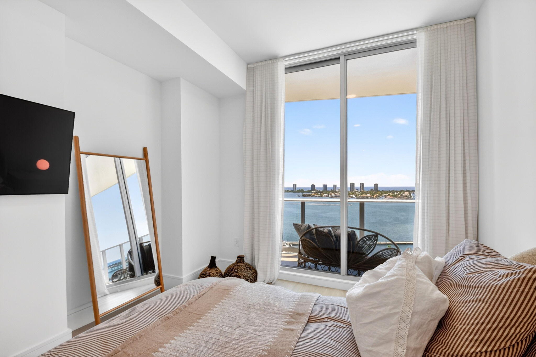 220 Lake Shore Drive 1708 Property Photo 21