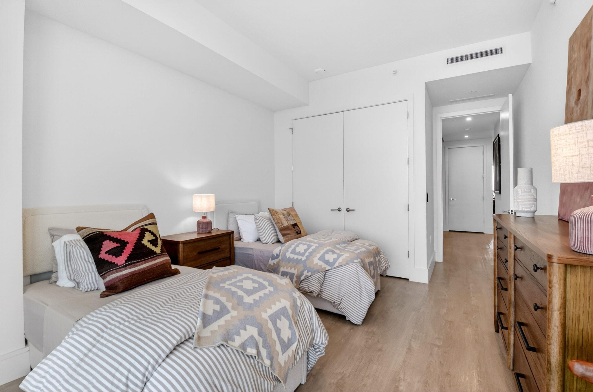 220 Lake Shore Drive 1708 Property Photo 35