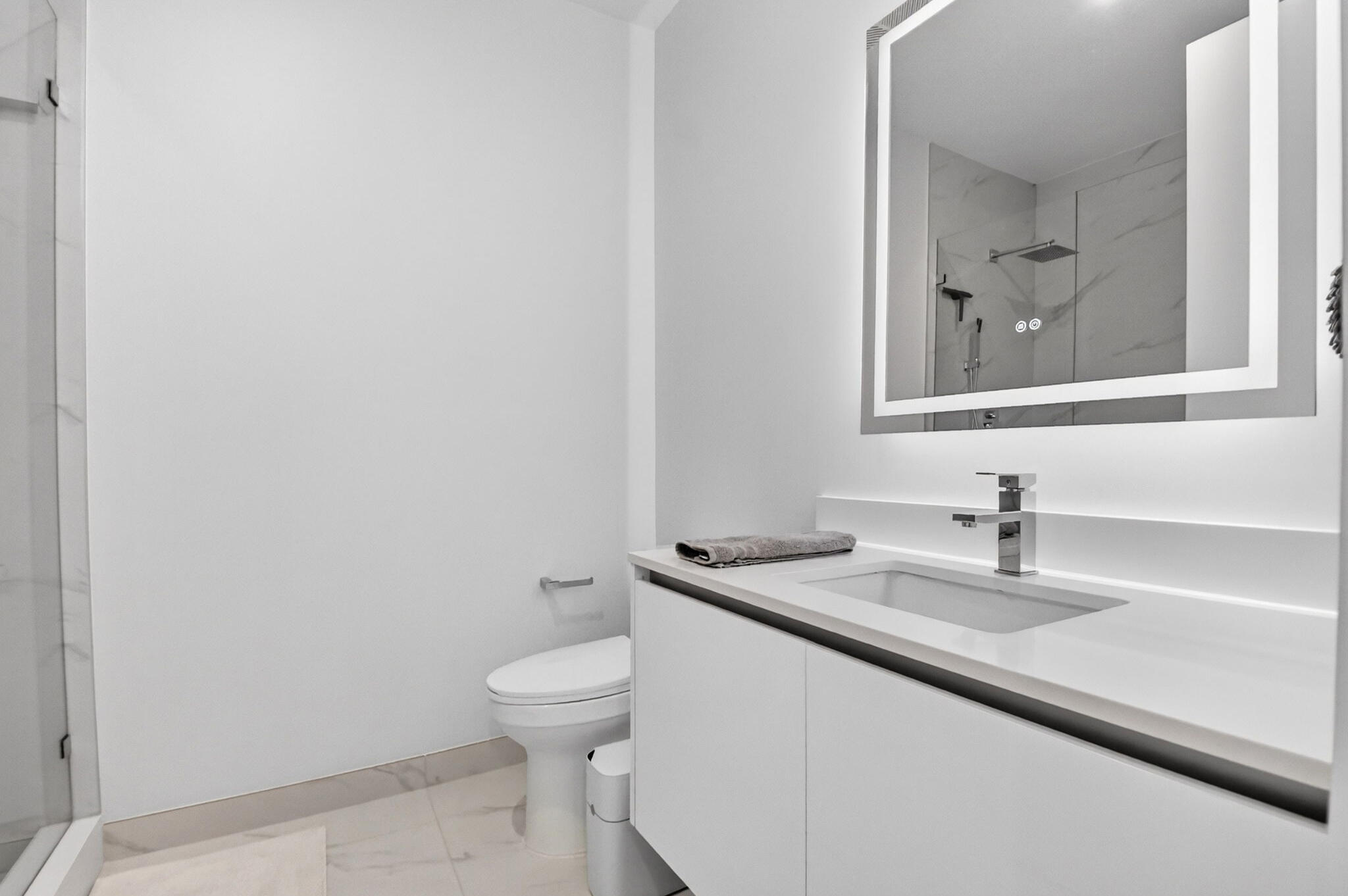220 Lake Shore Drive 1708 Property Photo 38