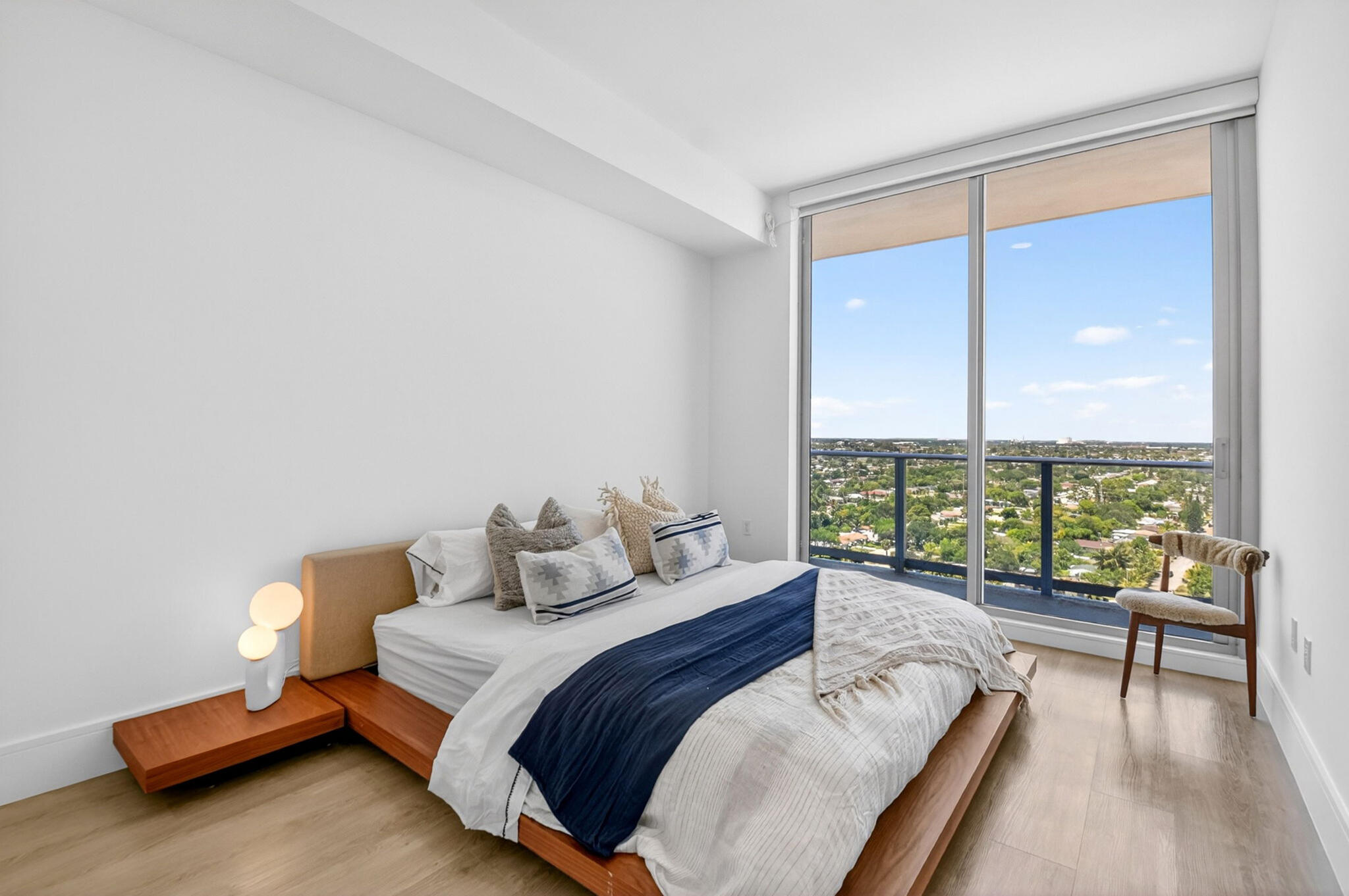 220 Lake Shore Drive 1708 Property Photo 40