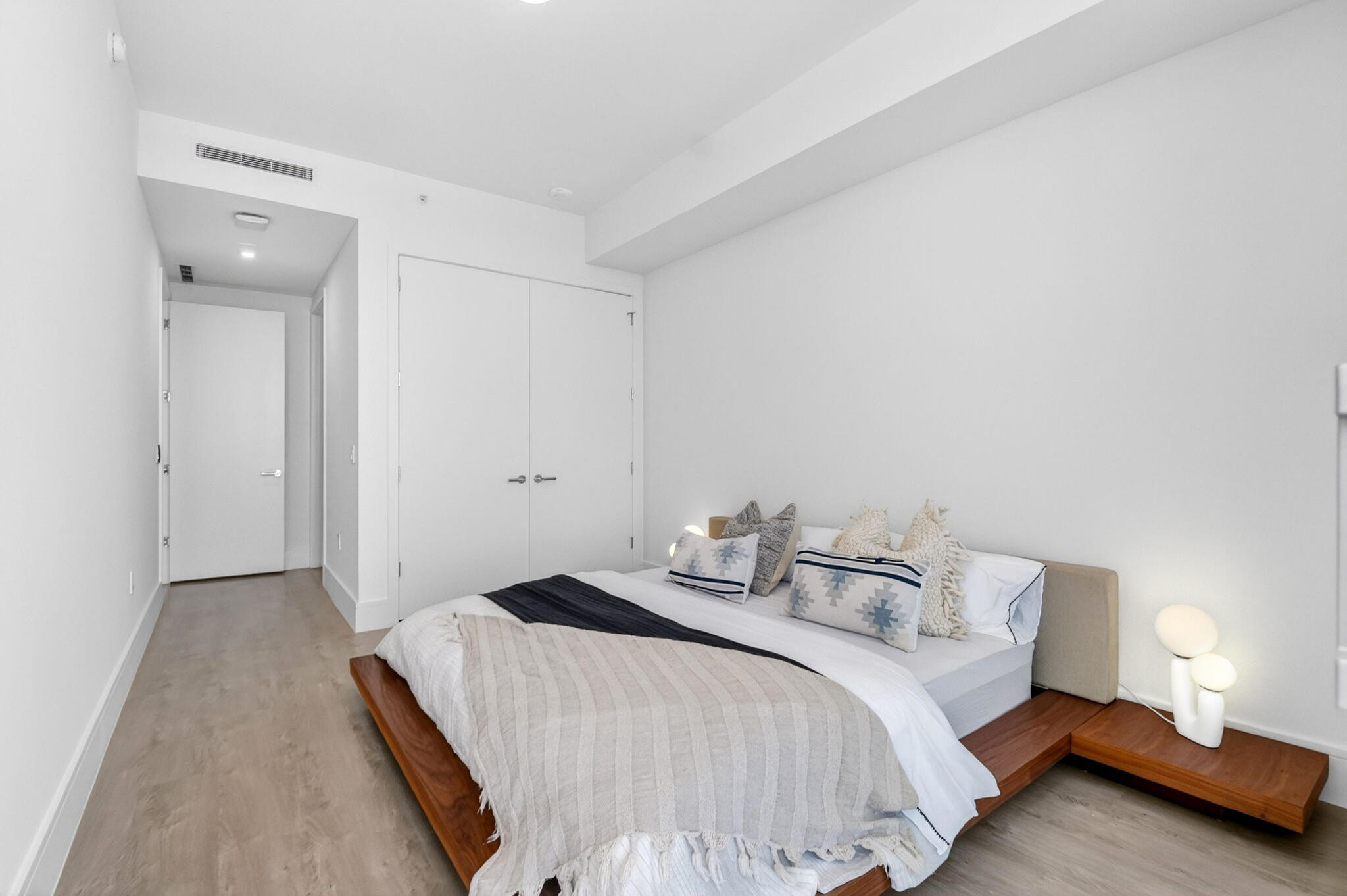 220 Lake Shore Drive 1708 Property Photo 41