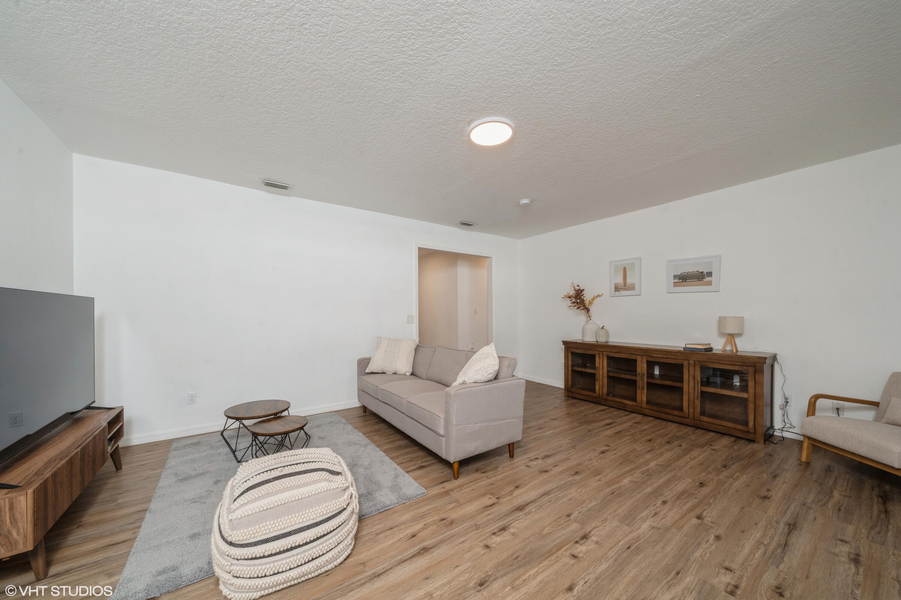 595 11th Avenue Property Photo 15