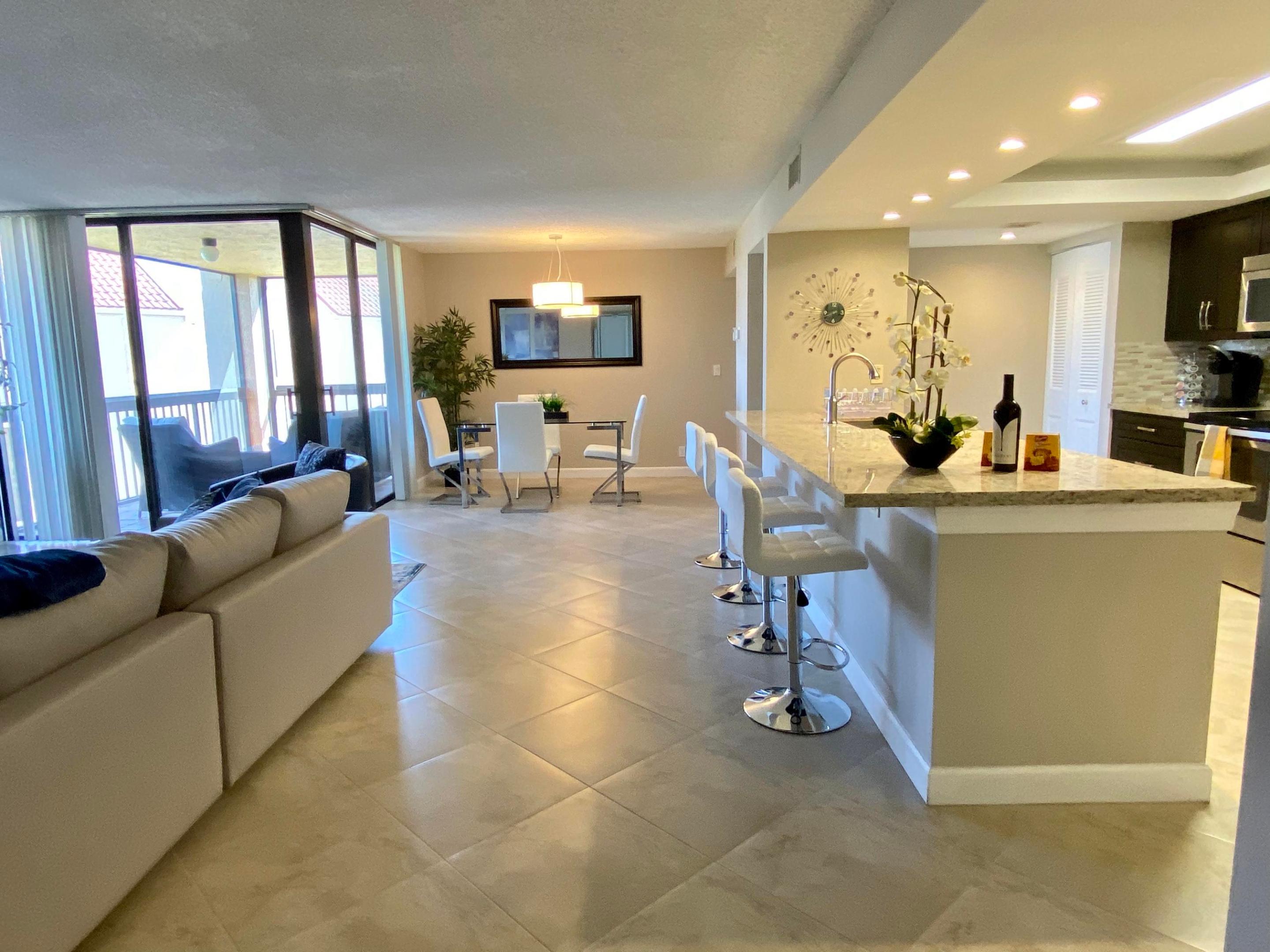 2255 Lindell Boulevard Apt 502 Property Photo 1
