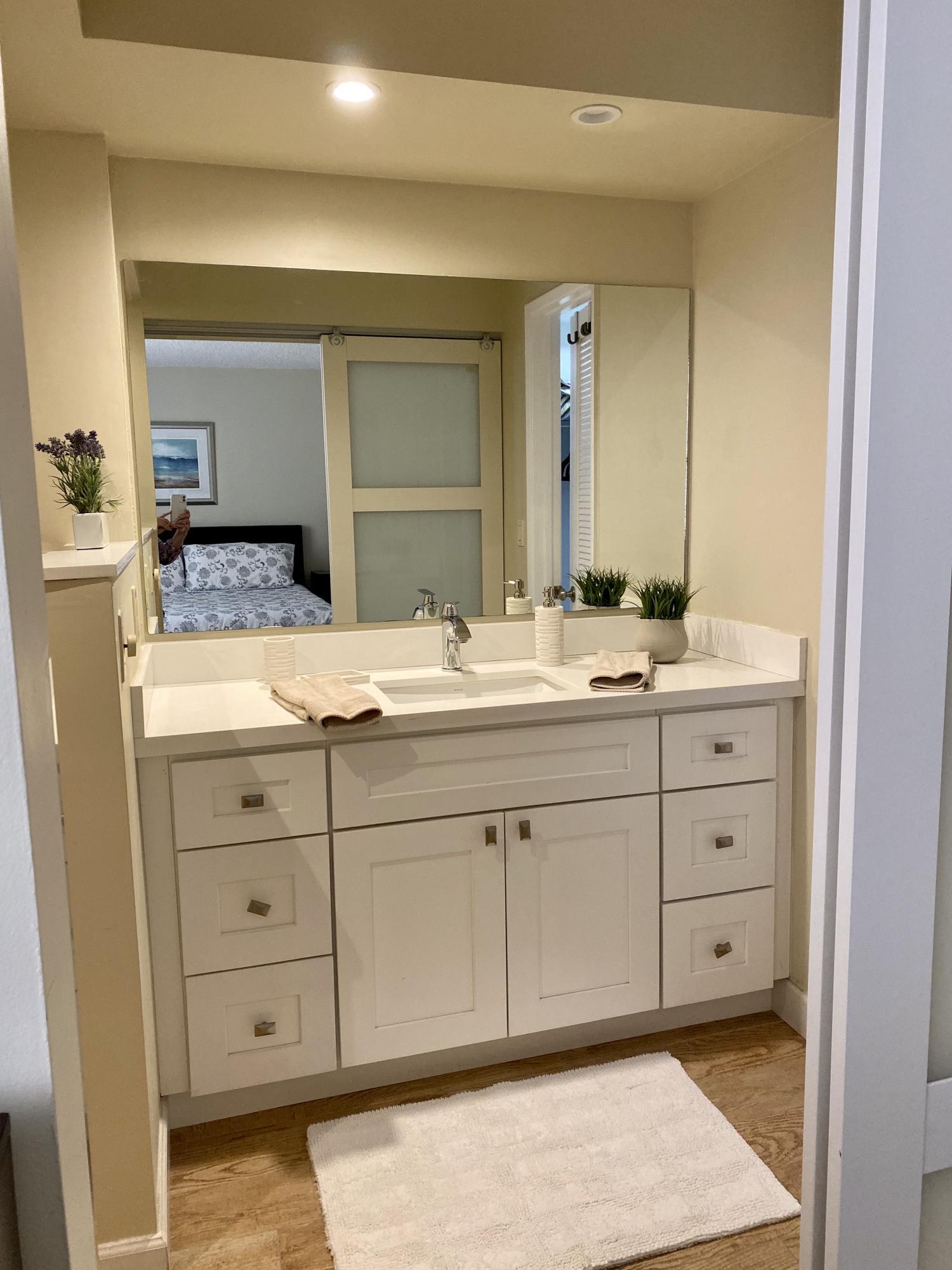 2255 Lindell Boulevard Apt 502 Property Photo 18