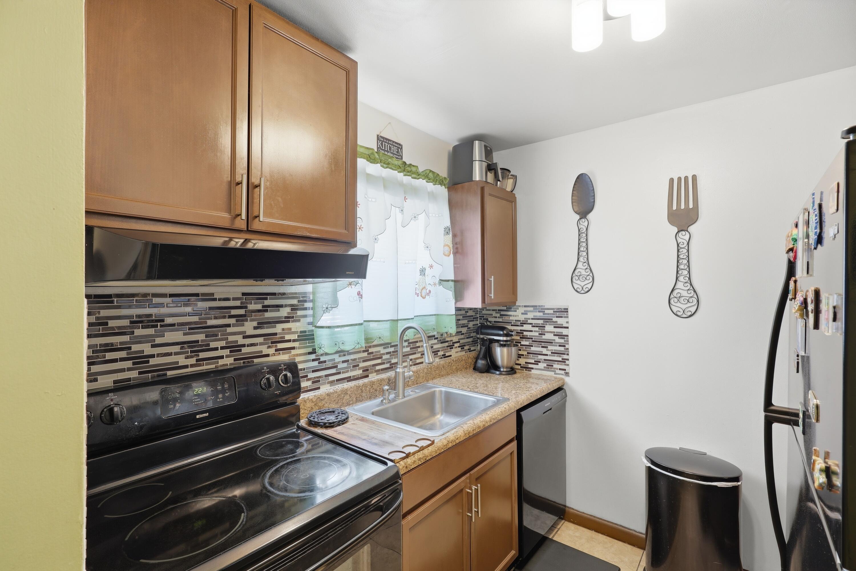 6074 Forest Hill Boulevard 101 Property Photo 4
