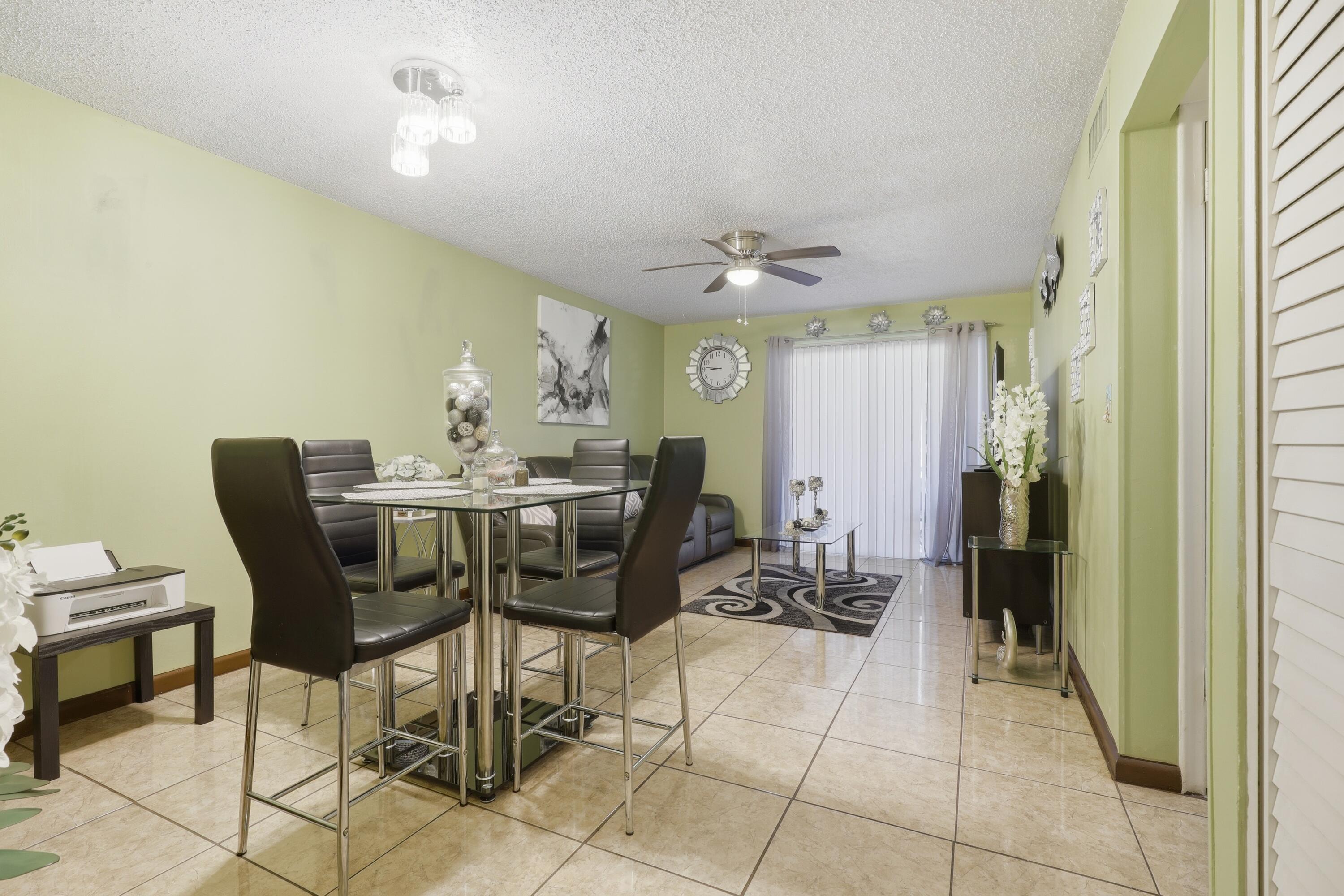 6074 Forest Hill Boulevard 101 Property Photo 8