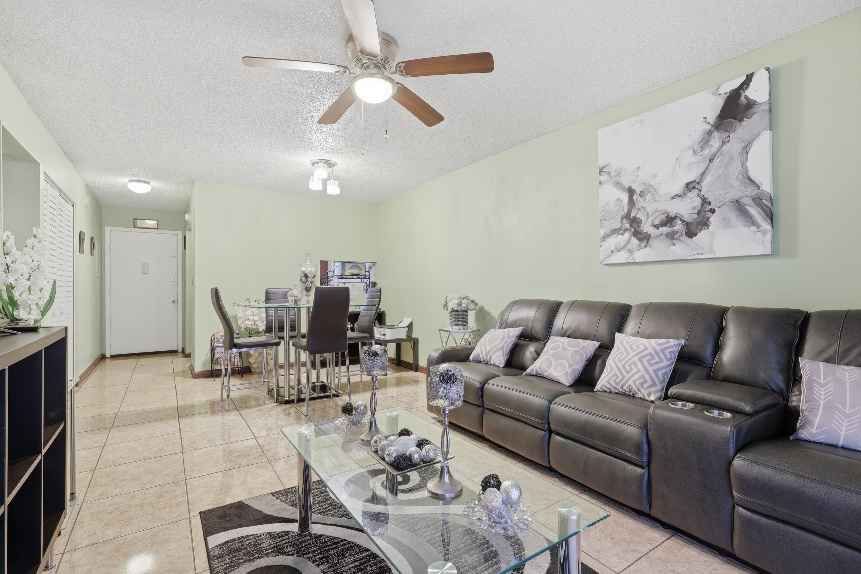 6074 Forest Hill Boulevard 101 Property Photo 9
