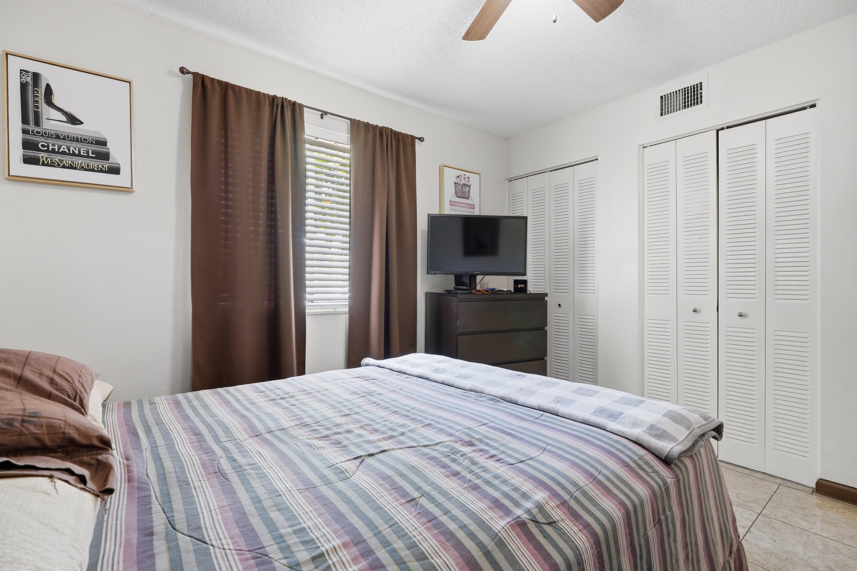 6074 Forest Hill Boulevard 101 Property Photo 13