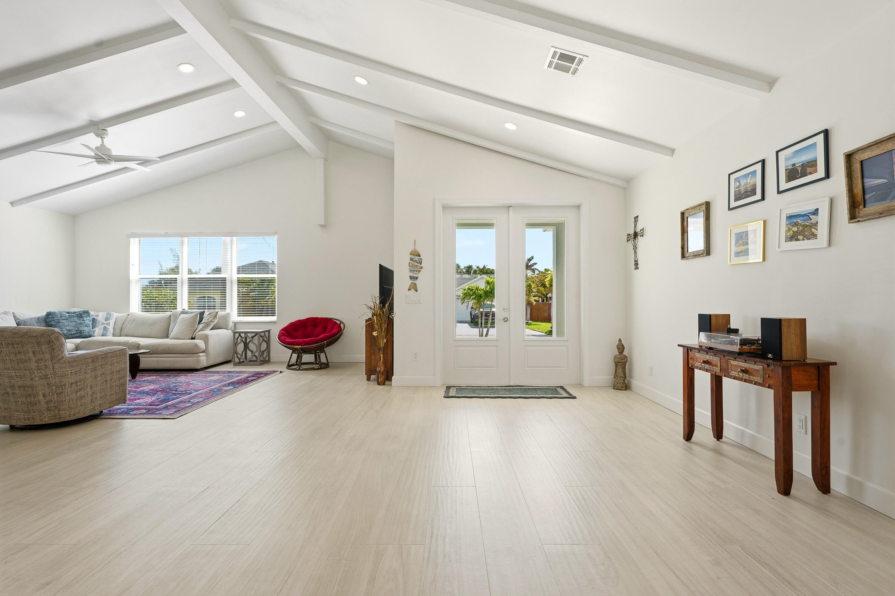 1123 Granada Property Photo 5