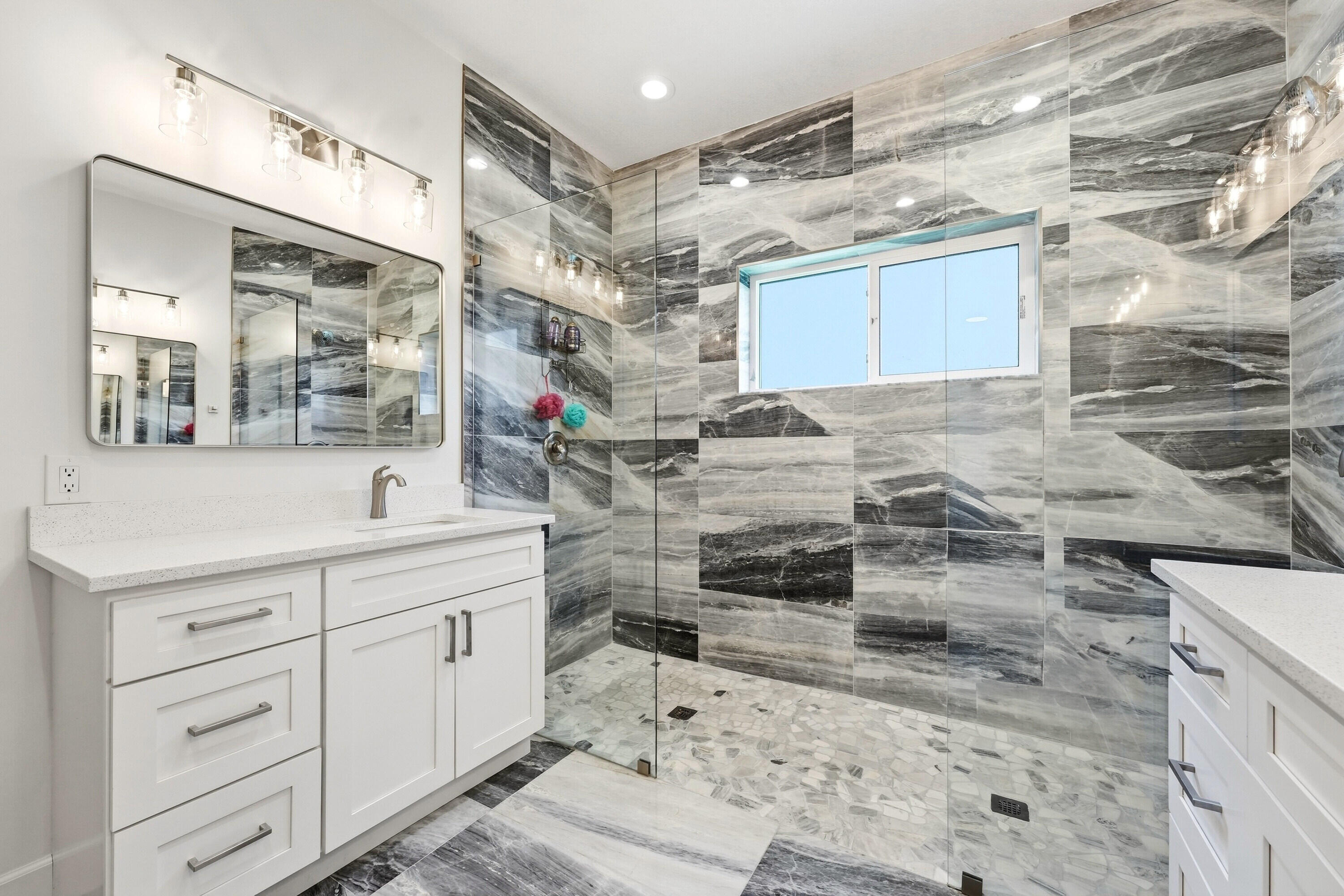 1123 Granada Property Photo 22