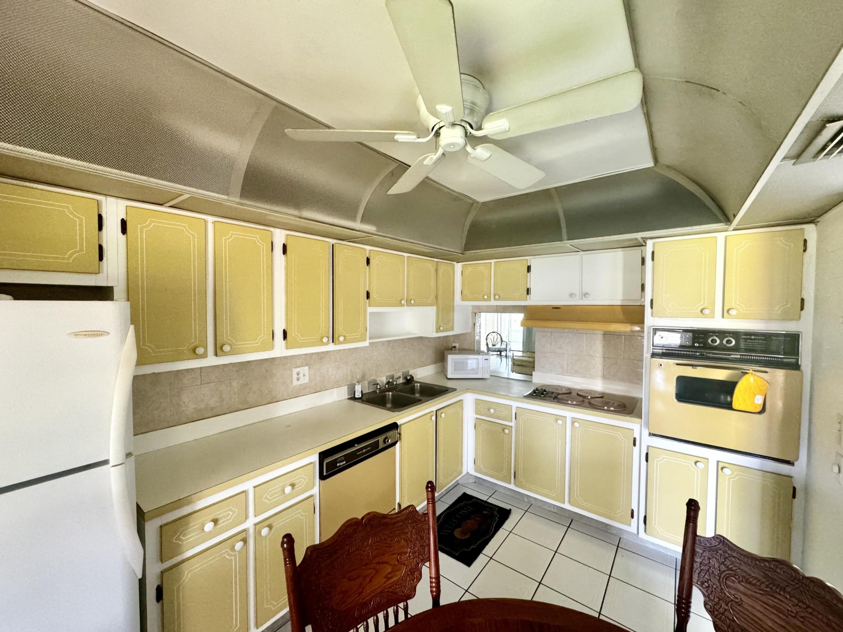 5725 E Fernley Dr Drive E 65 Property Photo 4