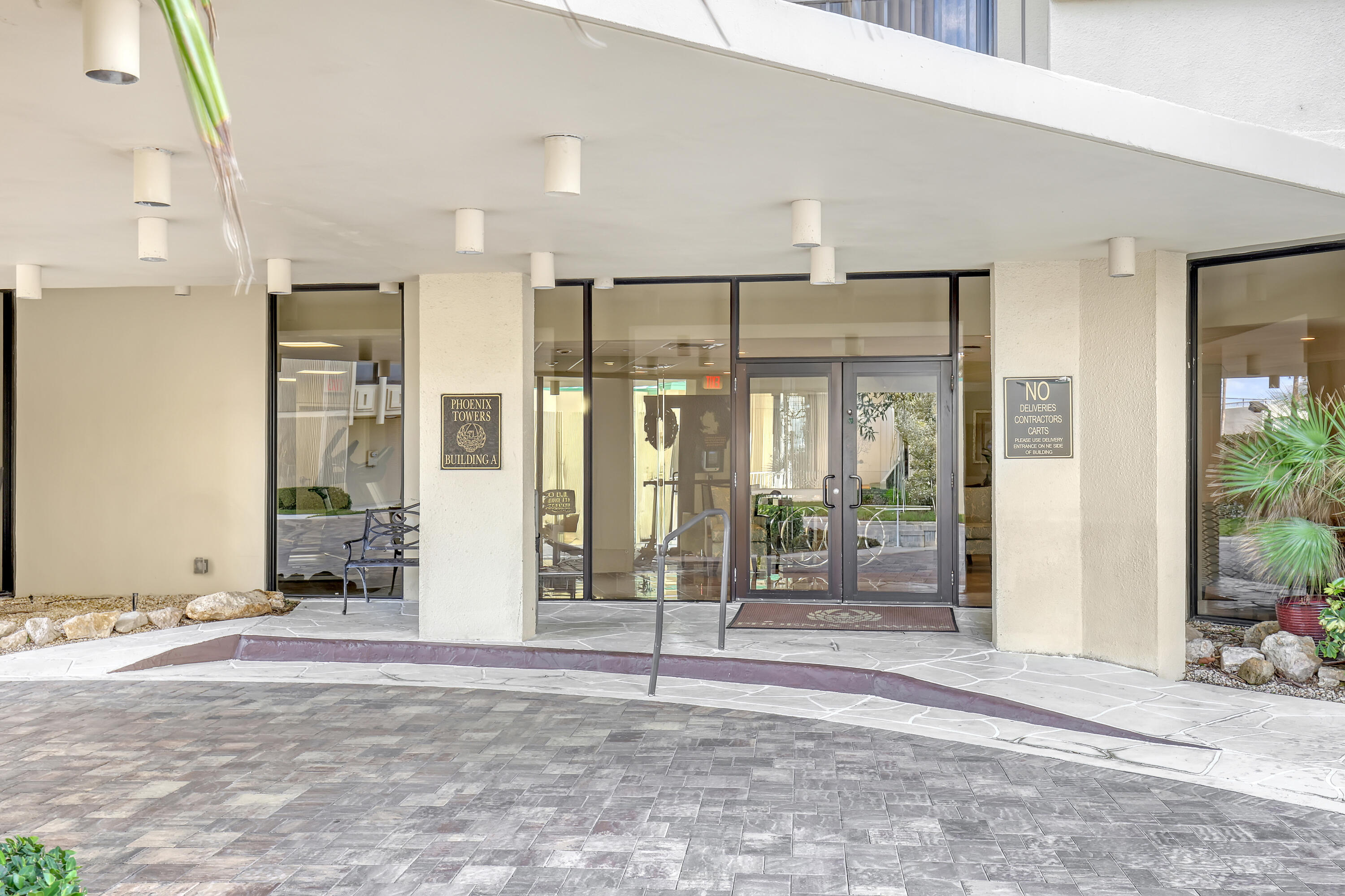 2800 N Ocean Drive A-3c Property Photo 2
