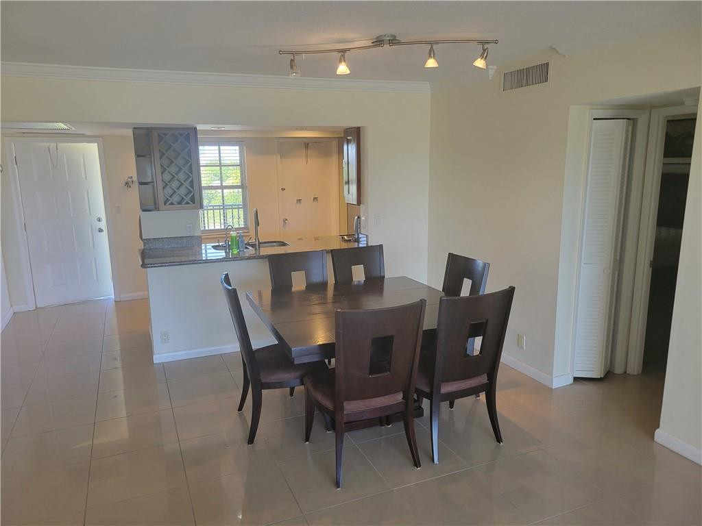 3050 N Palm Aire Drive 508 Property Photo 4
