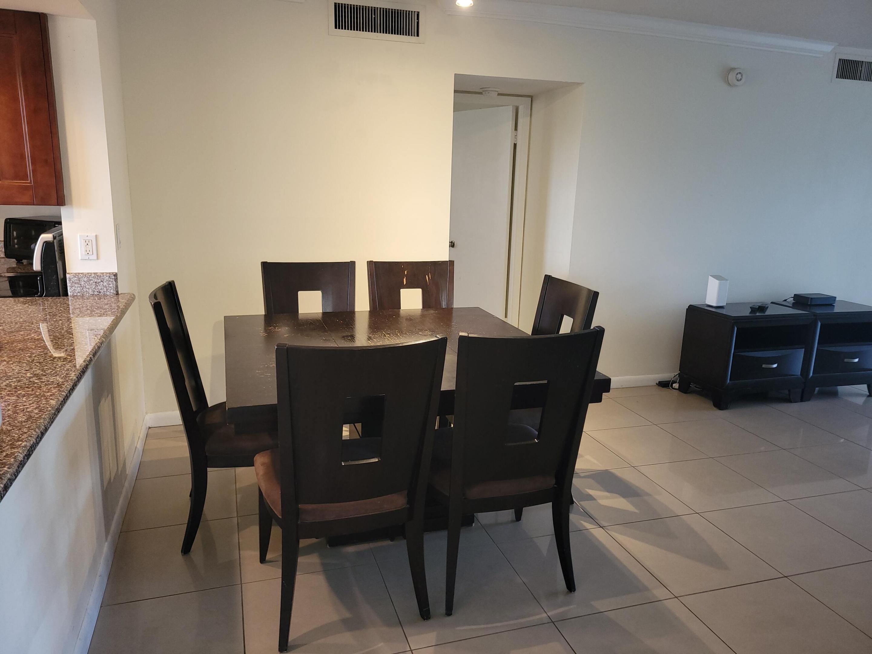 3050 N Palm Aire Drive 508 Property Photo 5