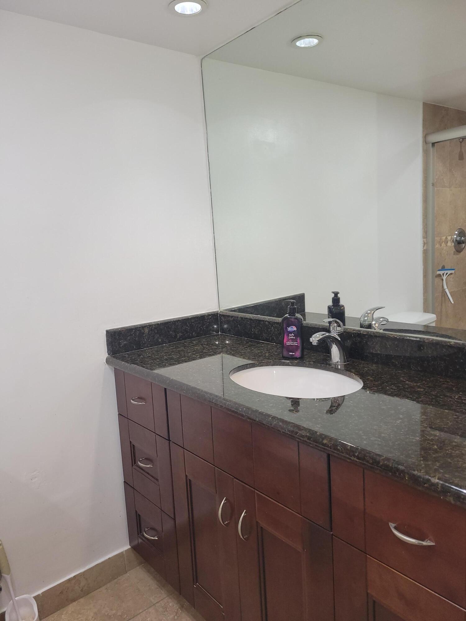 3050 N Palm Aire Drive 508 Property Photo 11
