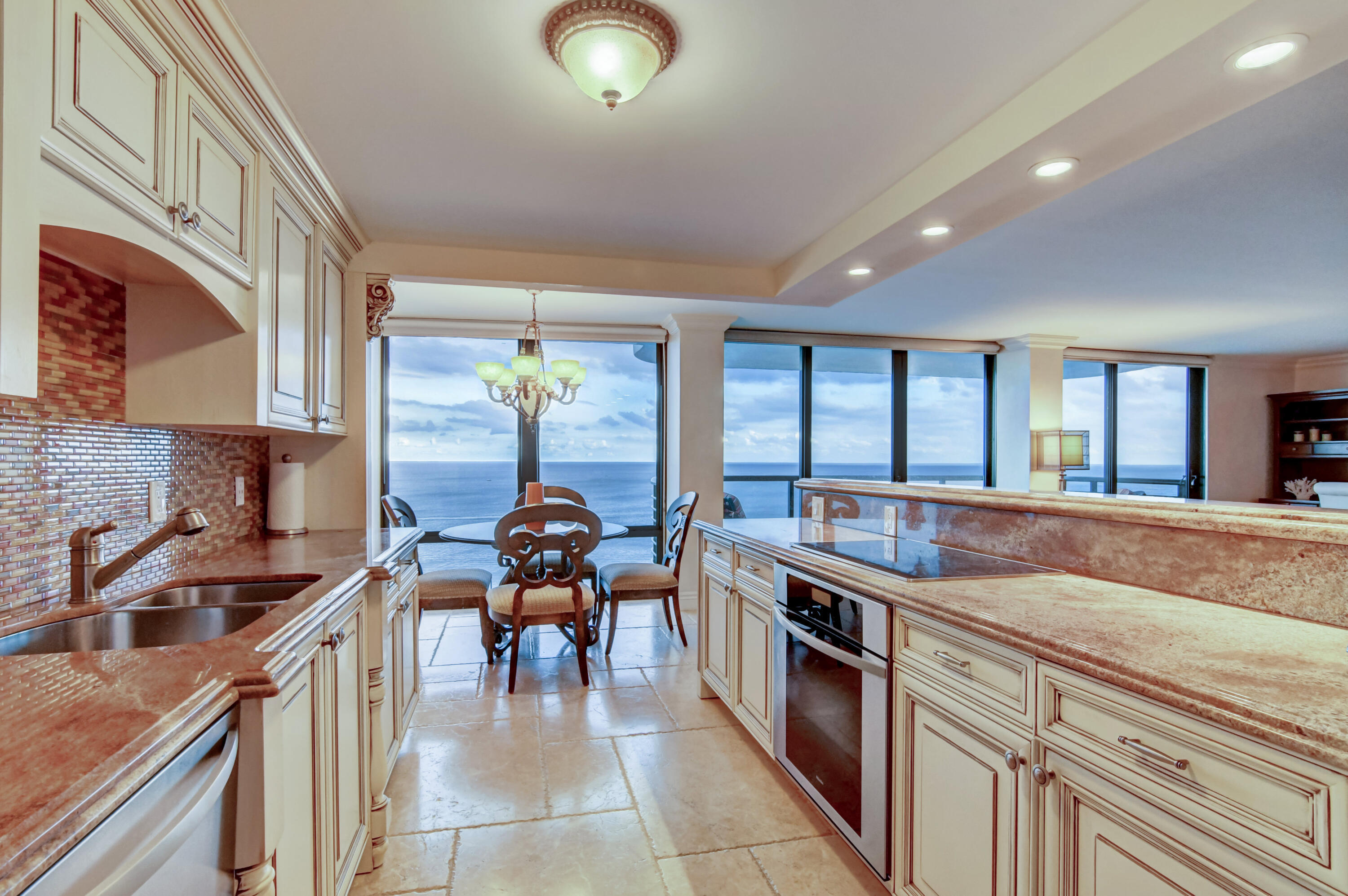 250 S Ocean Boulevard 16c Property Photo 13