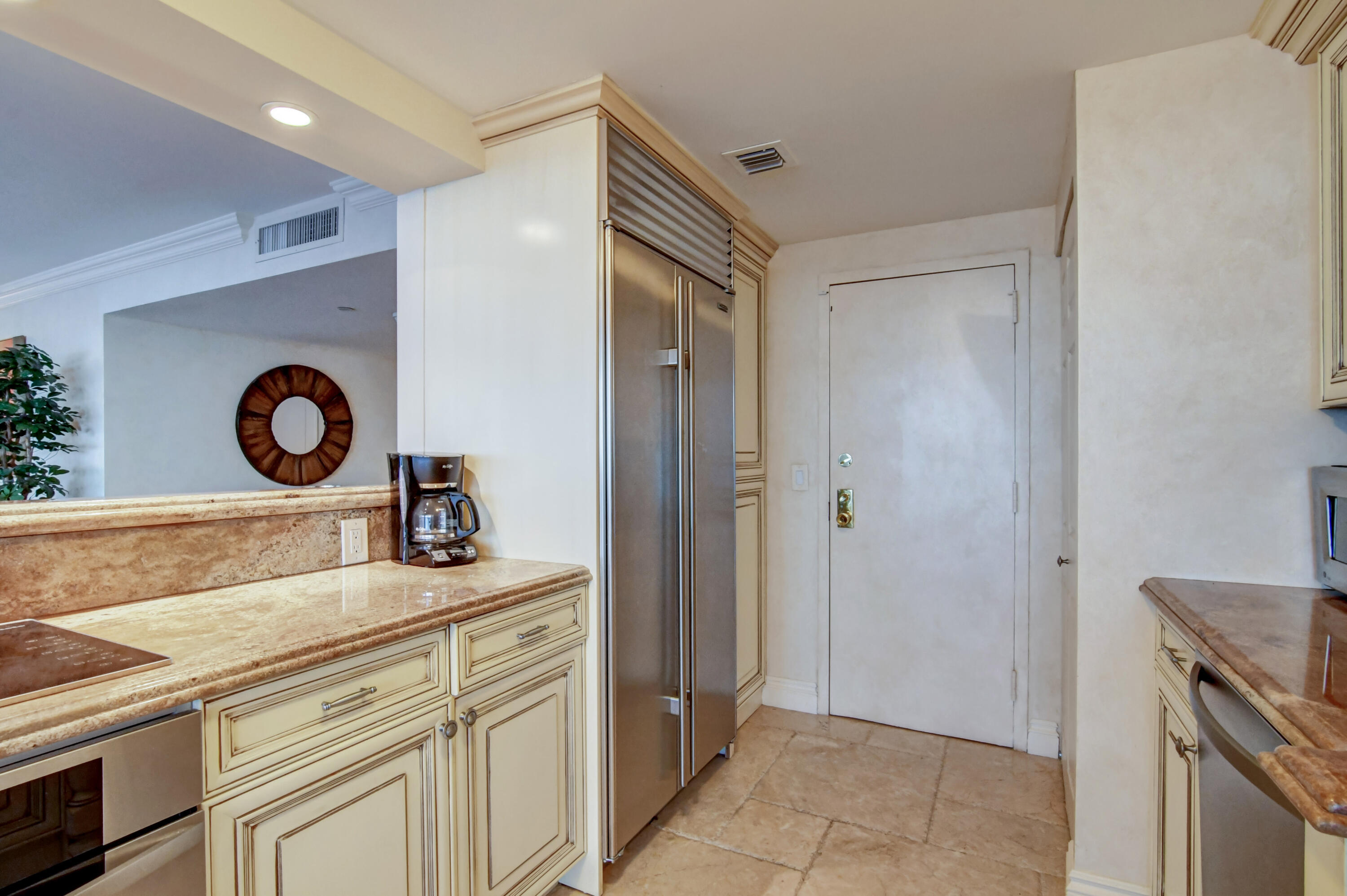 250 S Ocean Boulevard 16c Property Photo 17