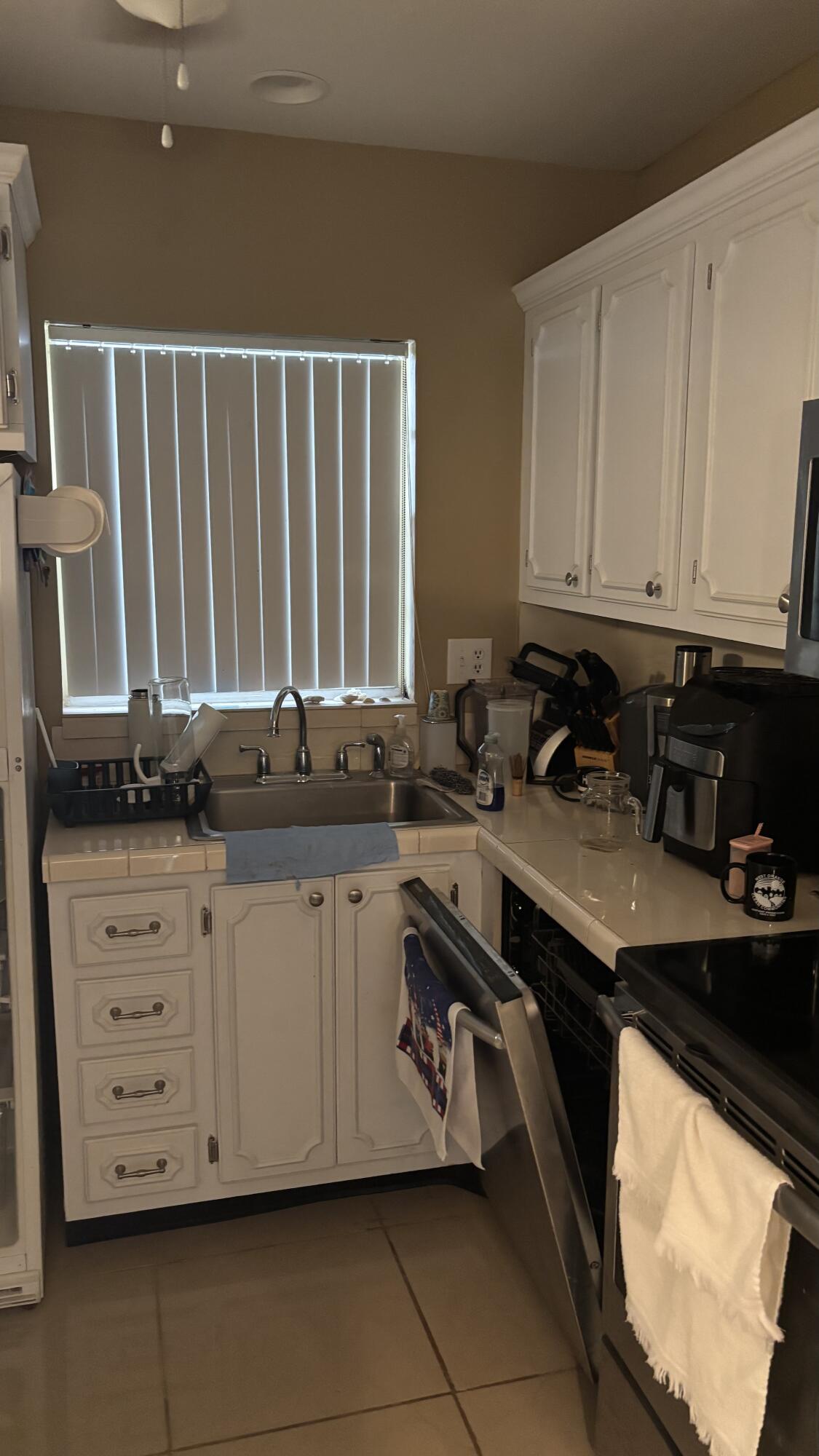 2998 Sunrise Lakes Drive E 116 Property Photo 2