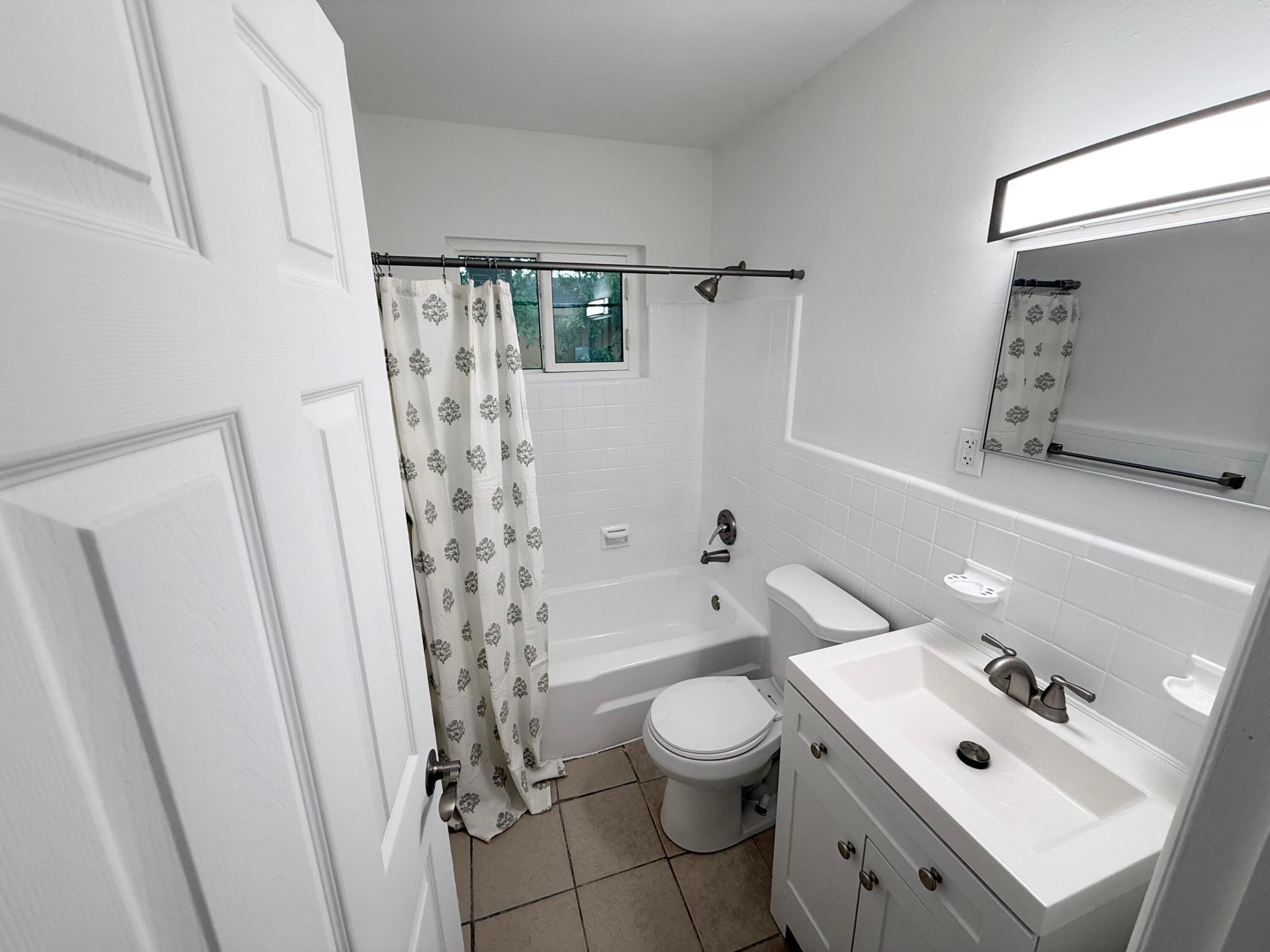 912 Se Tarpon Avenue Property Photo 15