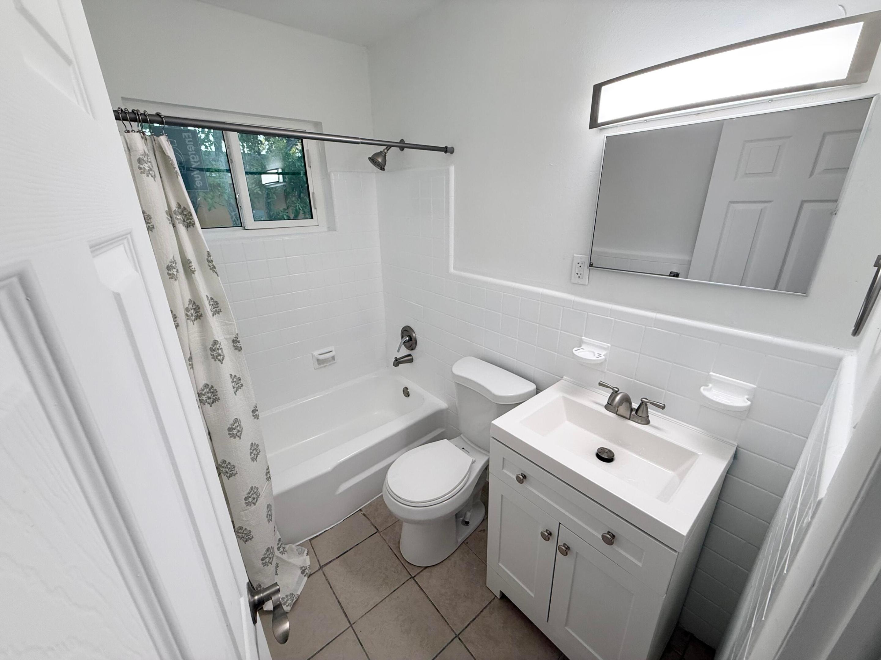 912 Se Tarpon Avenue Property Photo 16