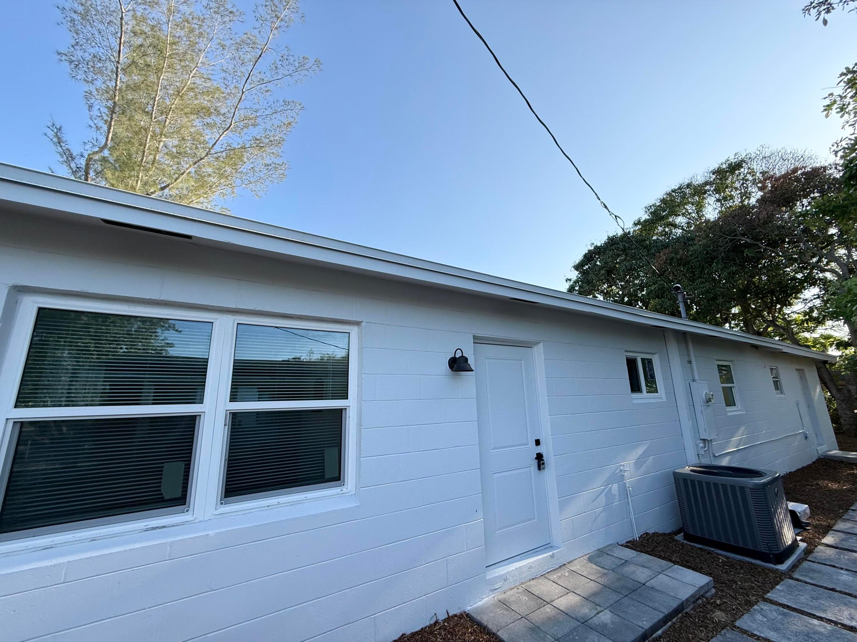912 Se Tarpon Avenue Property Photo 26