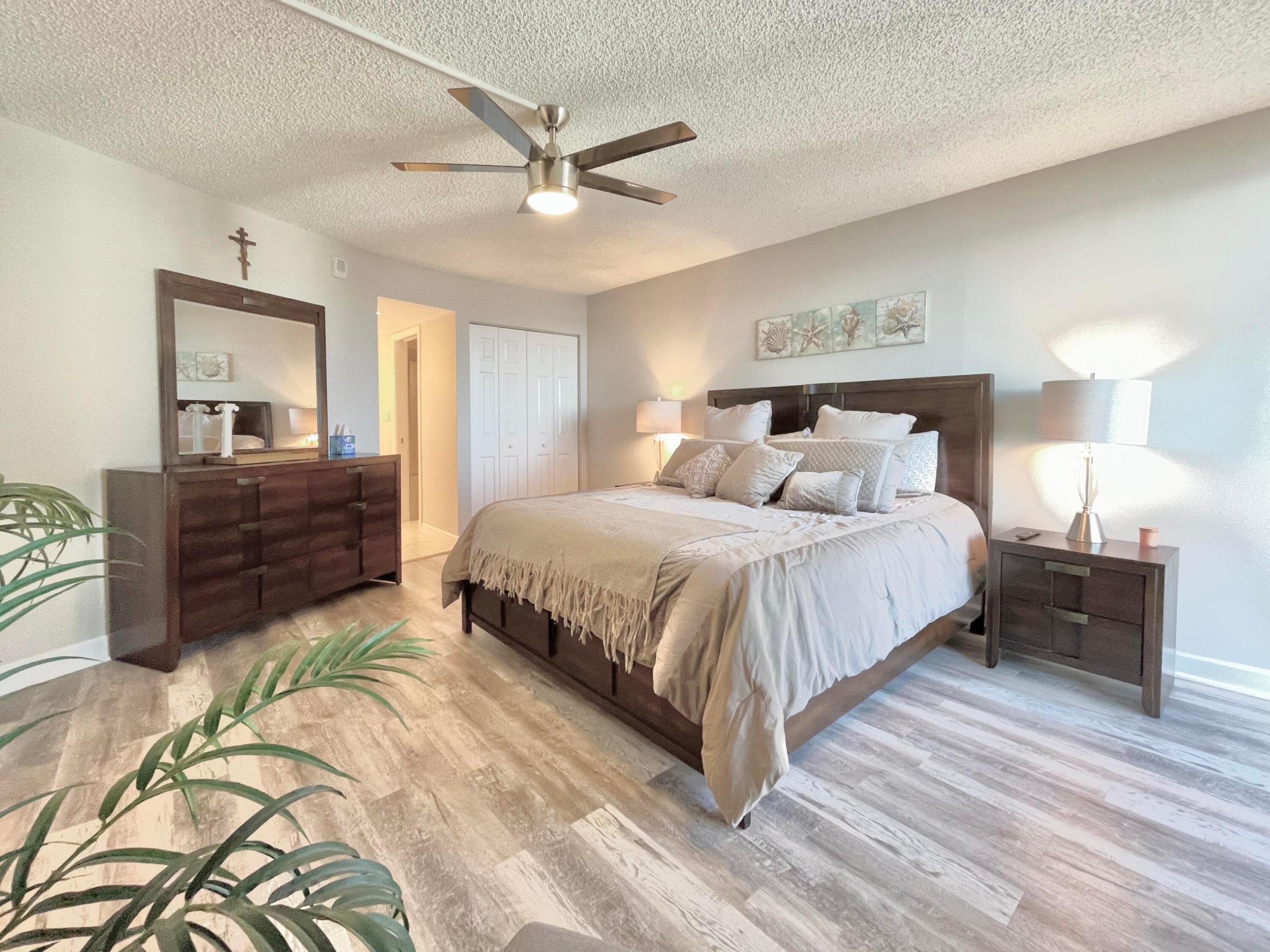 5420 N Ocean Drive 906 Property Photo 16
