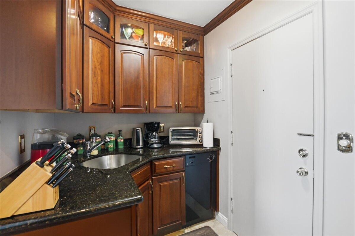 6261 Ne 19th Avenue 1229 Property Photo 3