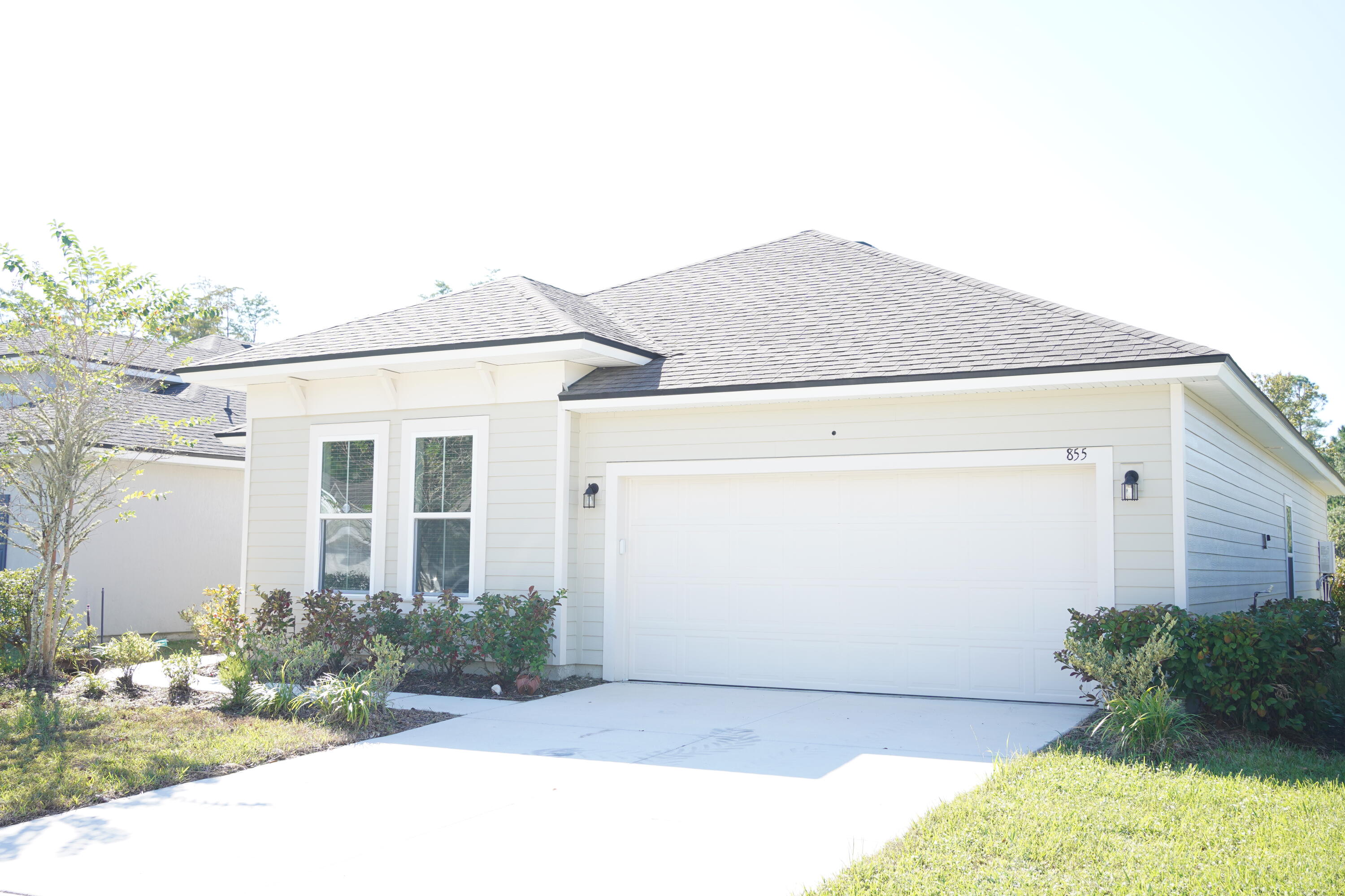 855 Sycamore Way Property Photo 2