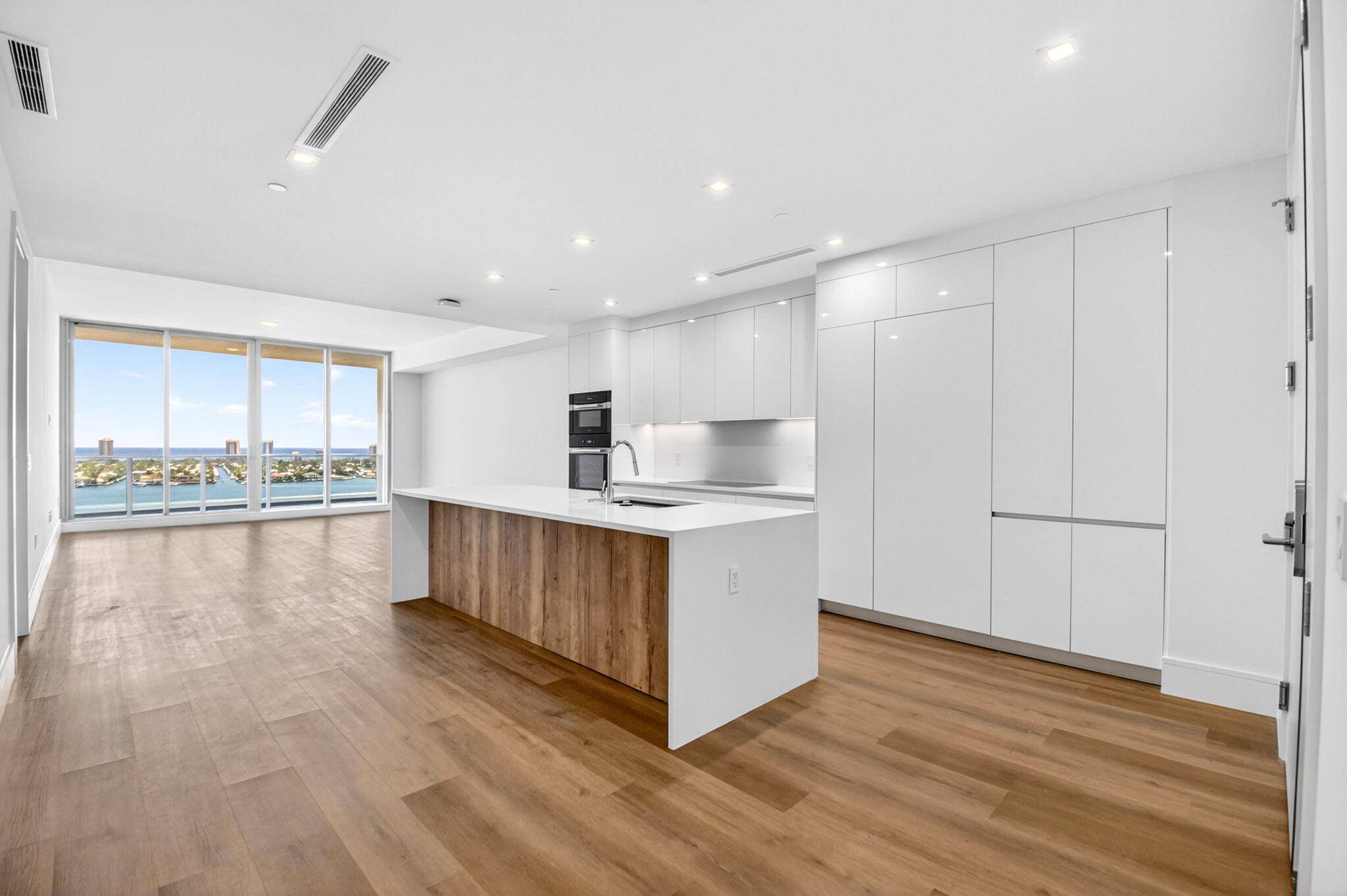 220 Lake Shore Drive 1808 Property Photo 1
