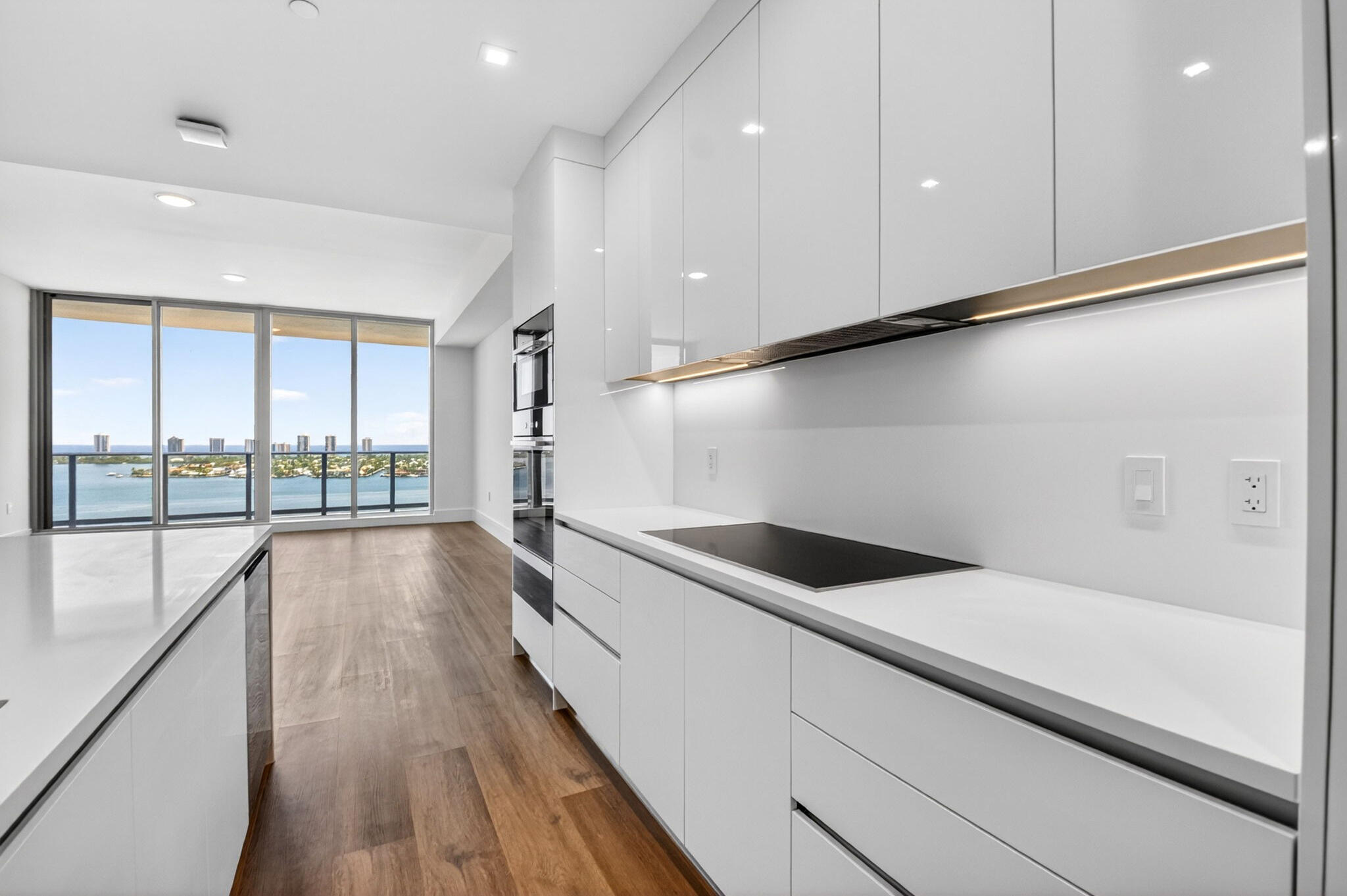 220 Lake Shore Drive 1808 Property Photo 5