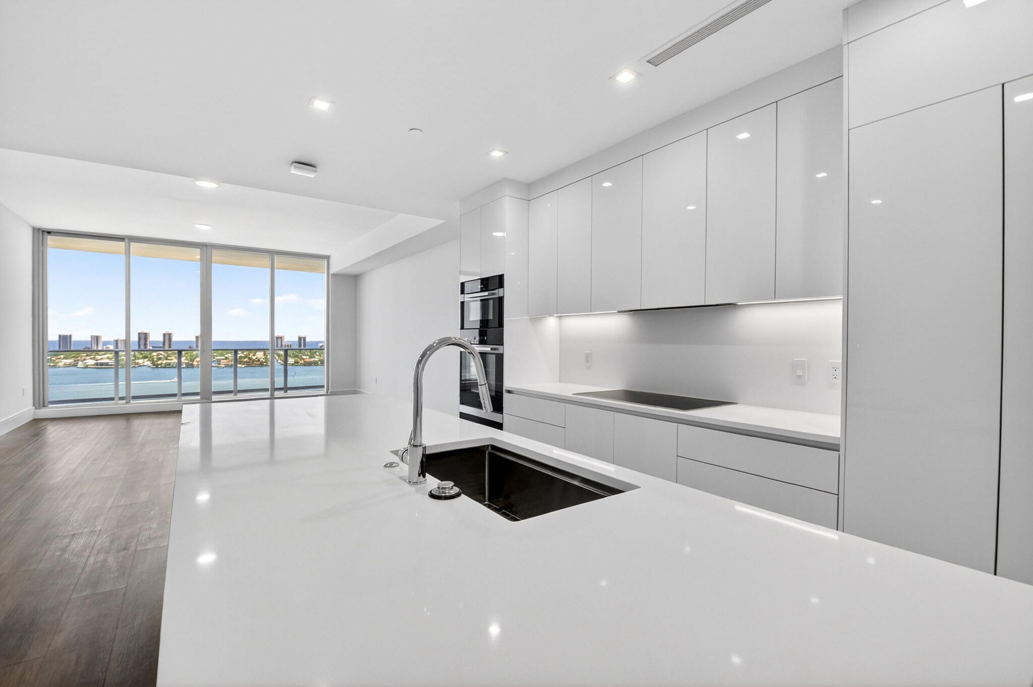 220 Lake Shore Drive 1808 Property Photo 6