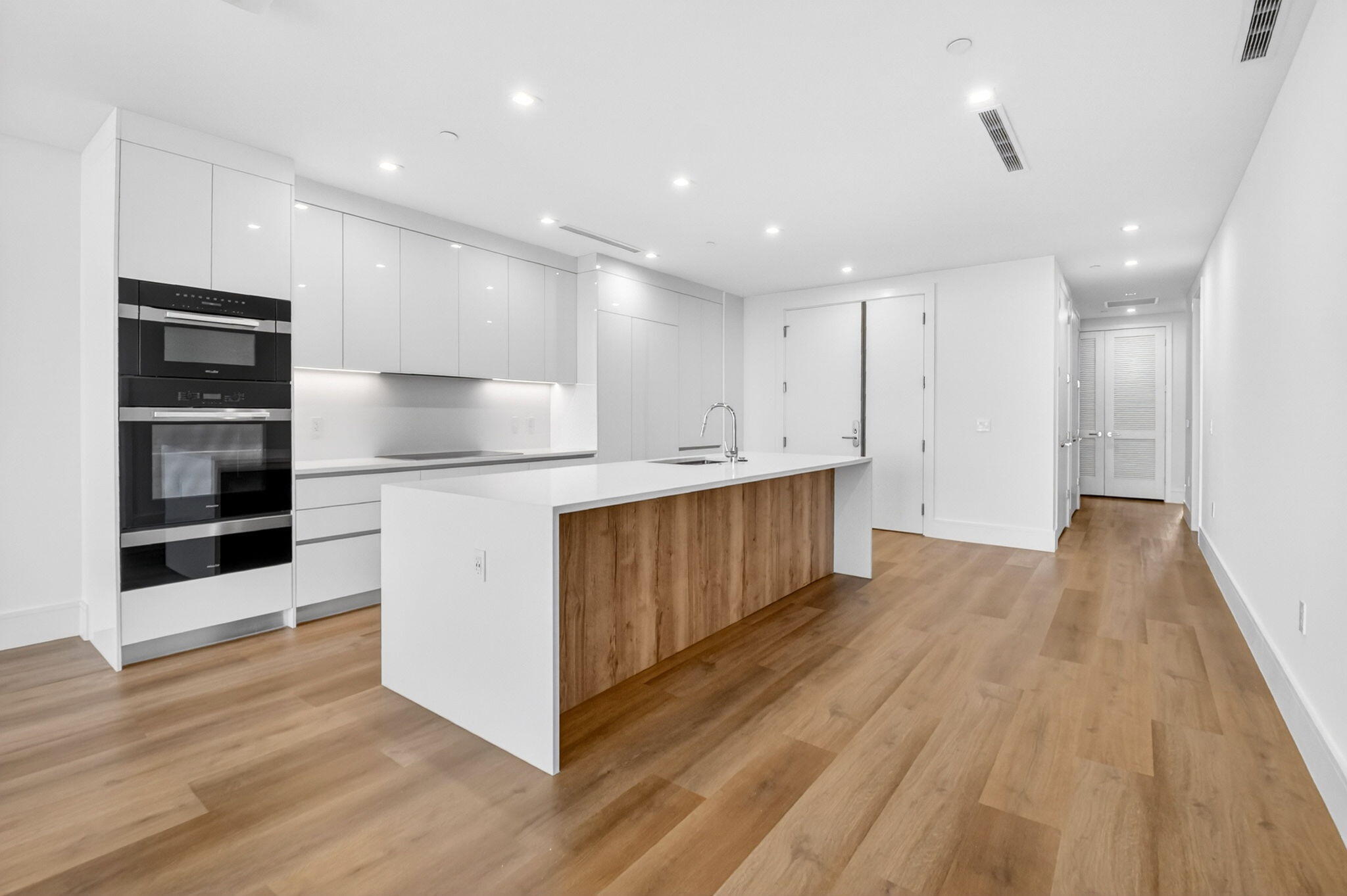 220 Lake Shore Drive 1808 Property Photo 7