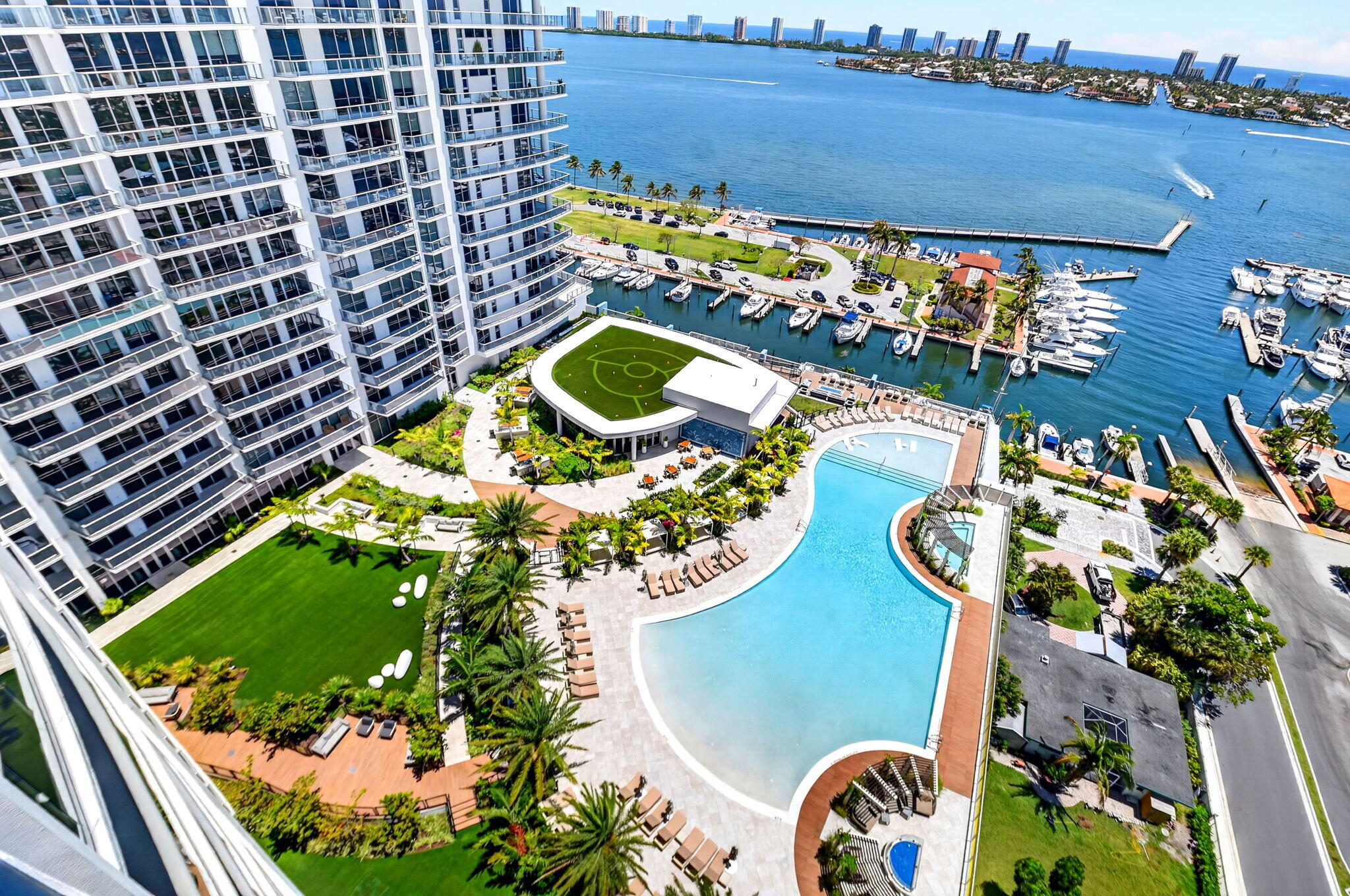 220 Lake Shore Drive 1808 Property Photo 14