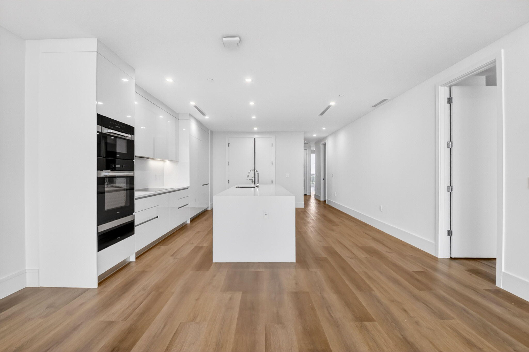 220 Lake Shore Drive 1808 Property Photo 17