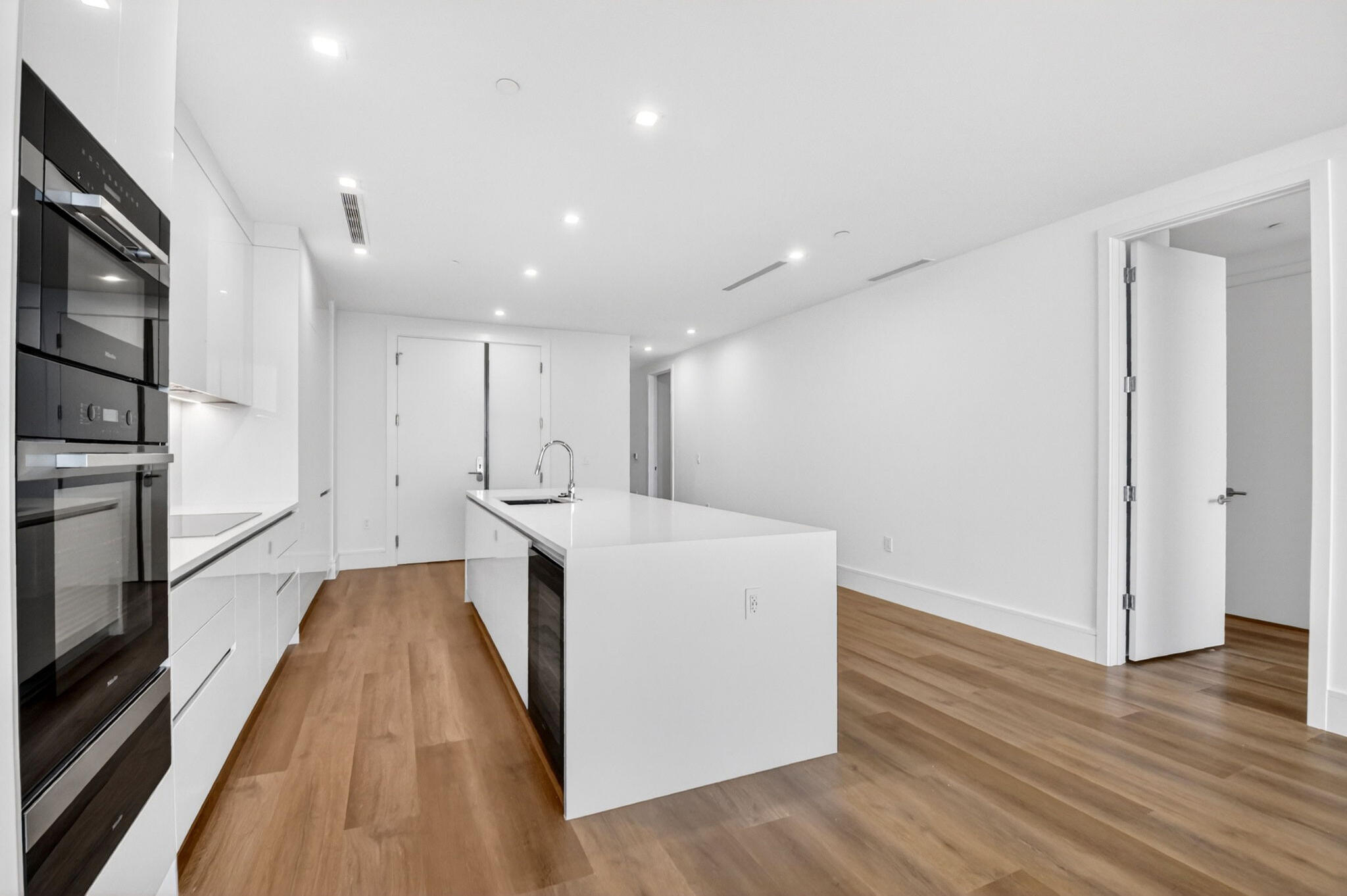 220 Lake Shore Drive 1808 Property Photo 18