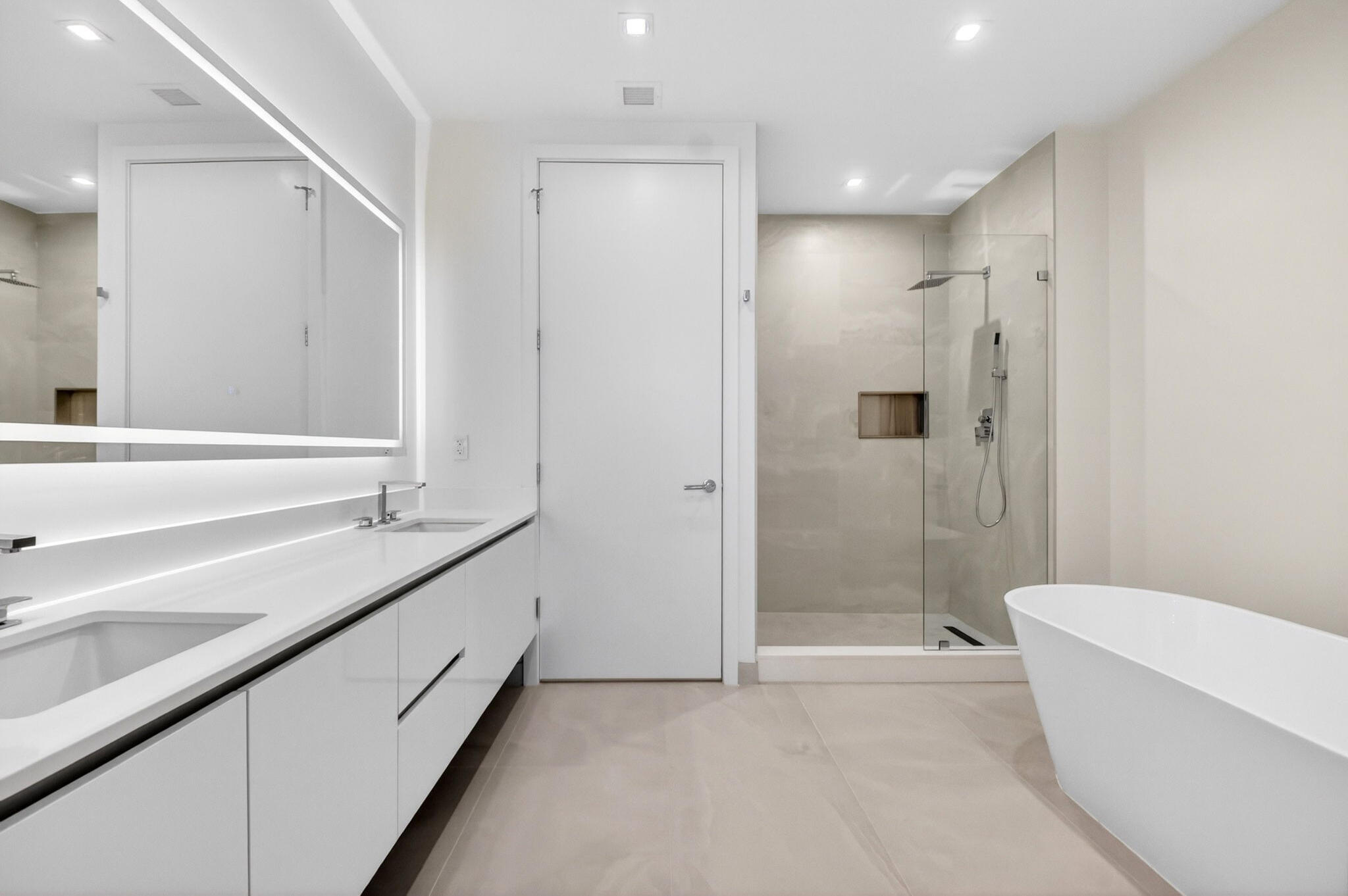 220 Lake Shore Drive 1808 Property Photo 23