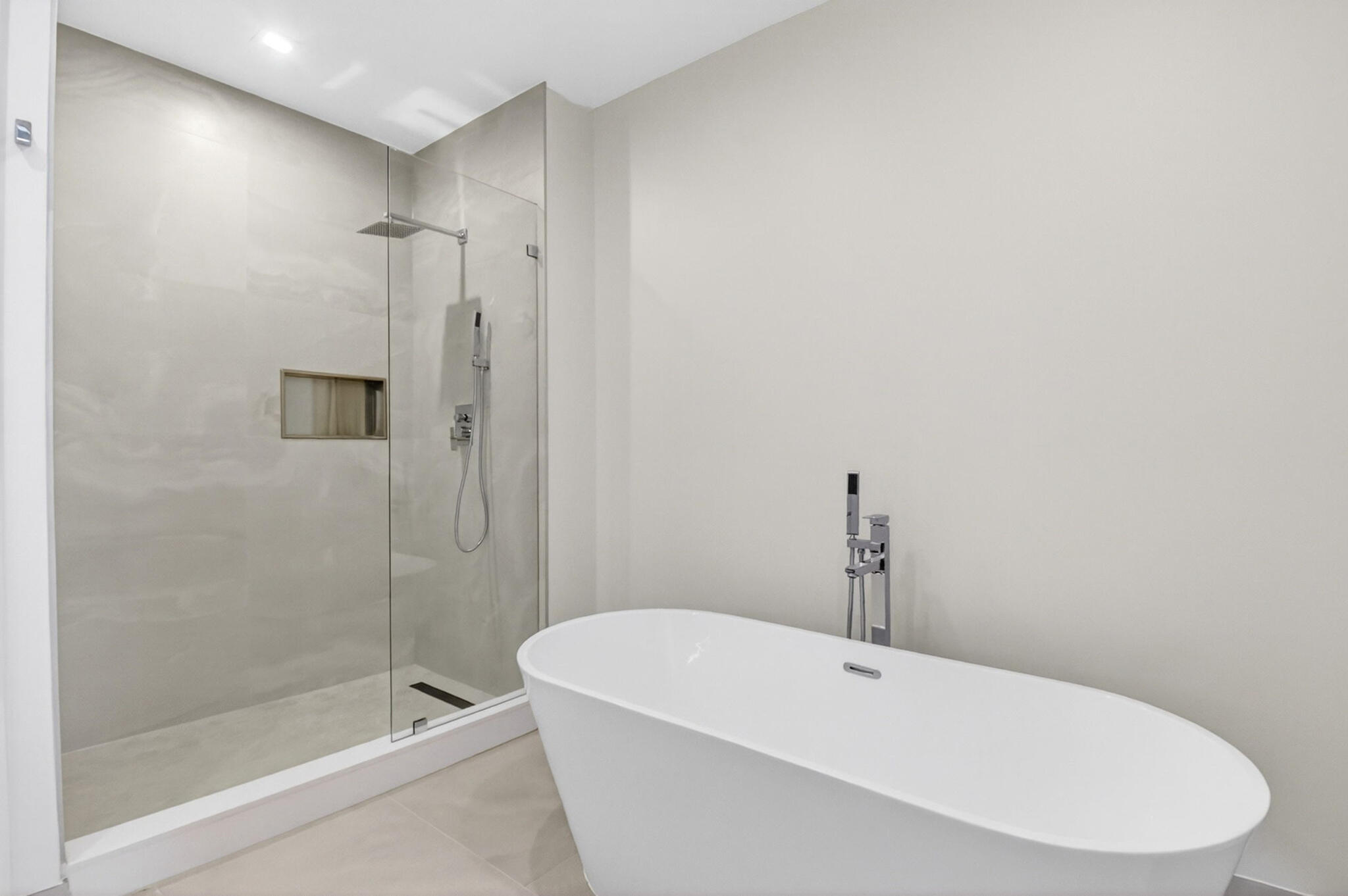 220 Lake Shore Drive 1808 Property Photo 24
