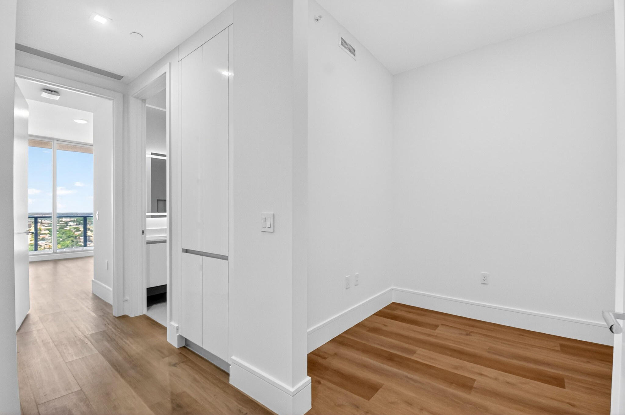 220 Lake Shore Drive 1808 Property Photo 28