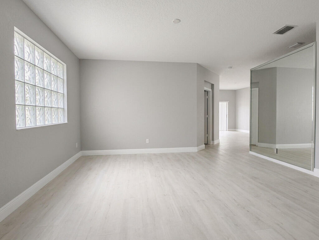 4939 Pelican Street Property Photo 11