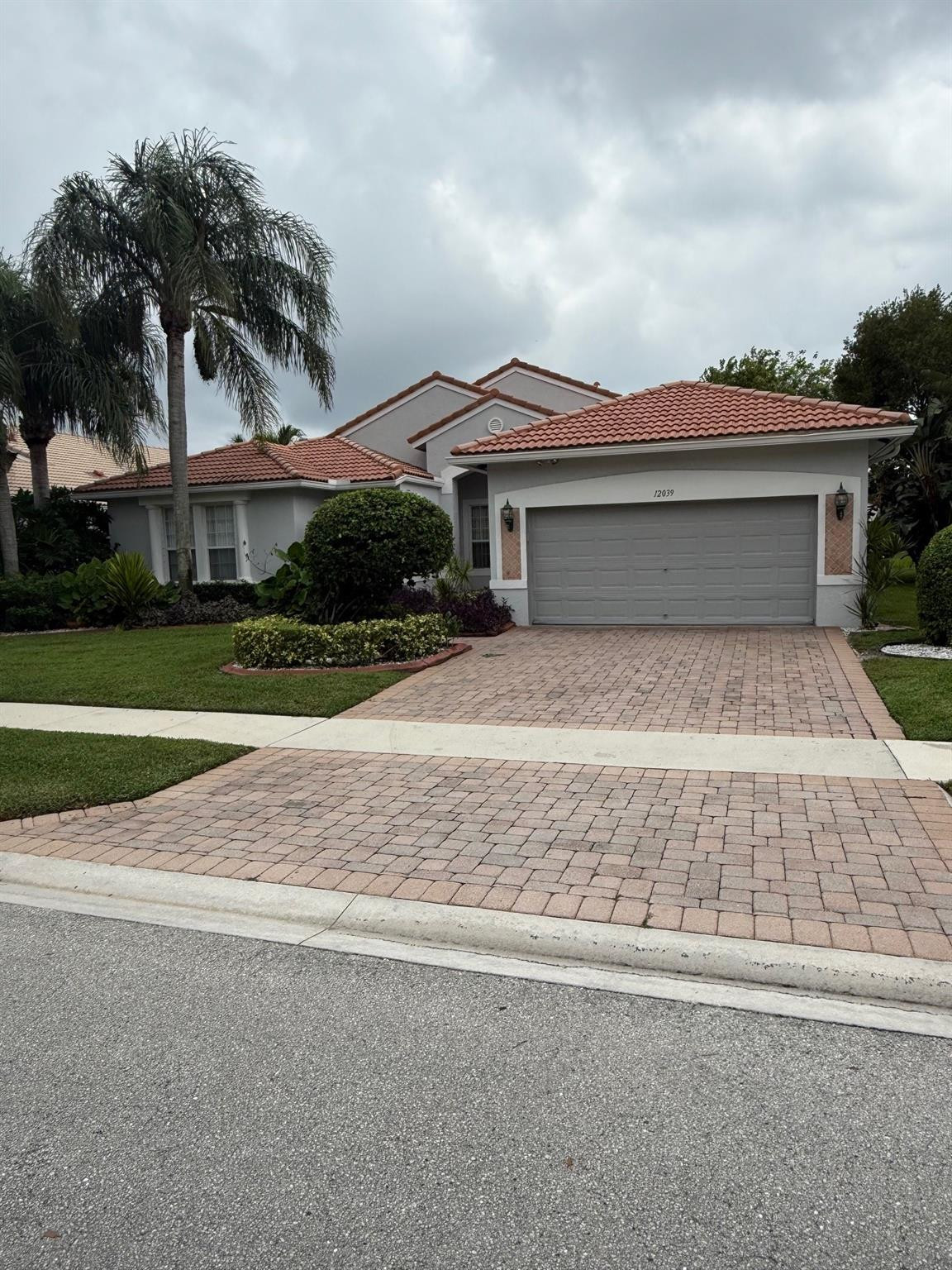 12039 Oakvista Drive
