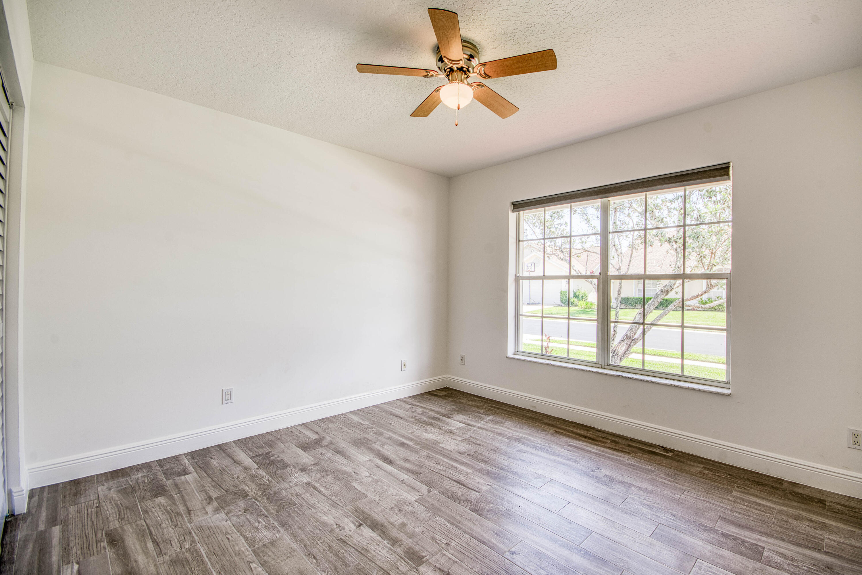 252 Moccasin Trail W Property Photo 21