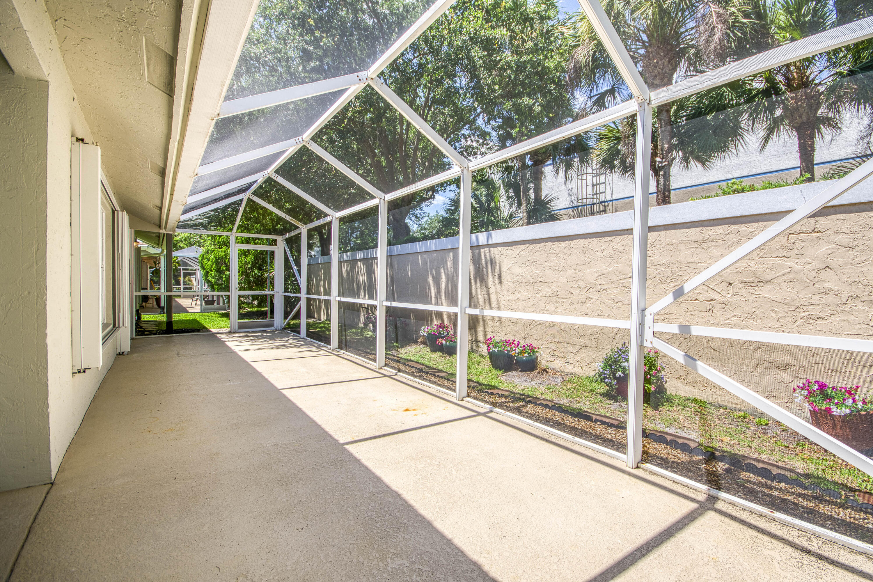 252 Moccasin Trail W Property Photo 24
