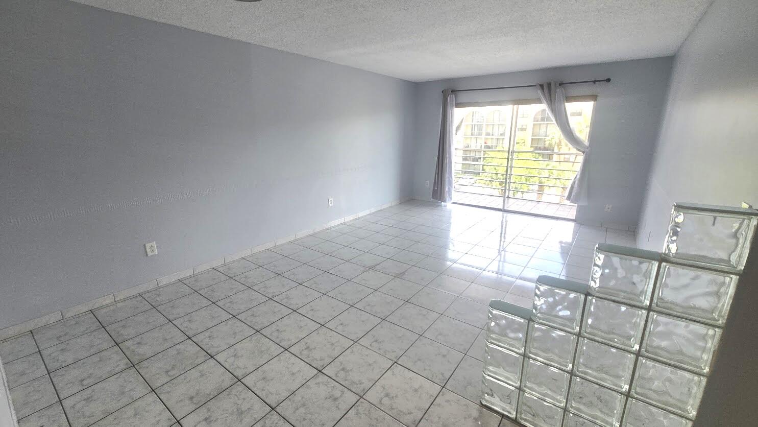 2800 Nw 56th Avenue G406 Property Photo 2