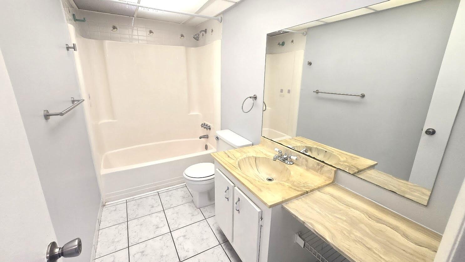 2800 Nw 56th Avenue G406 Property Photo 5