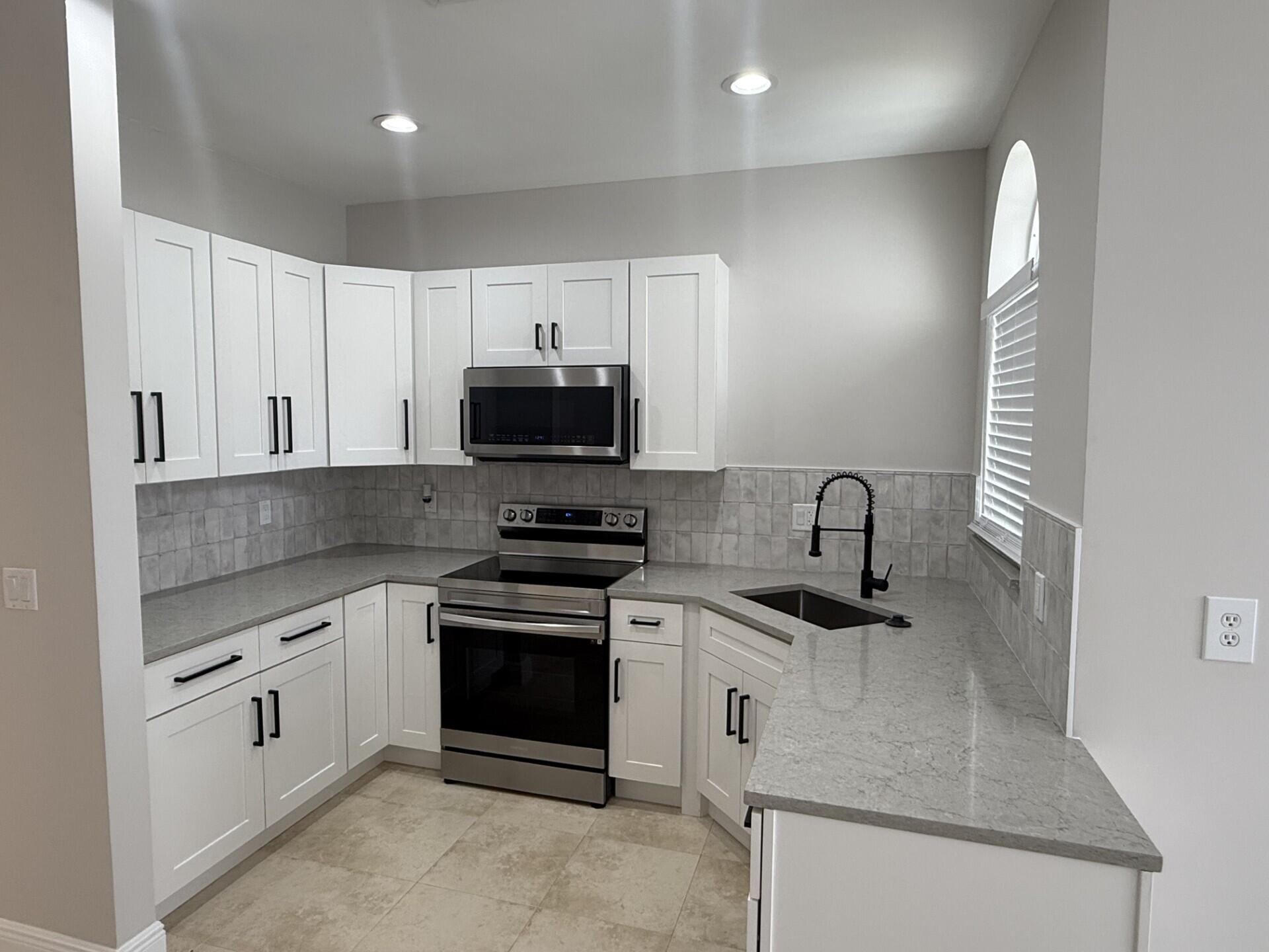 7218 Panache Way Property Photo 6