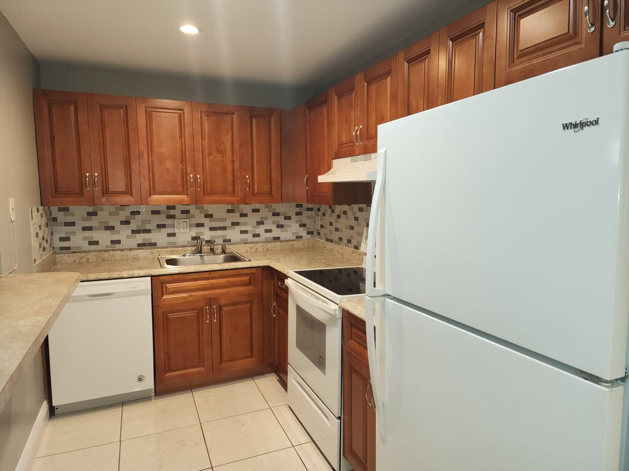 4174 Inverrary Drive 811 Property Photo 2