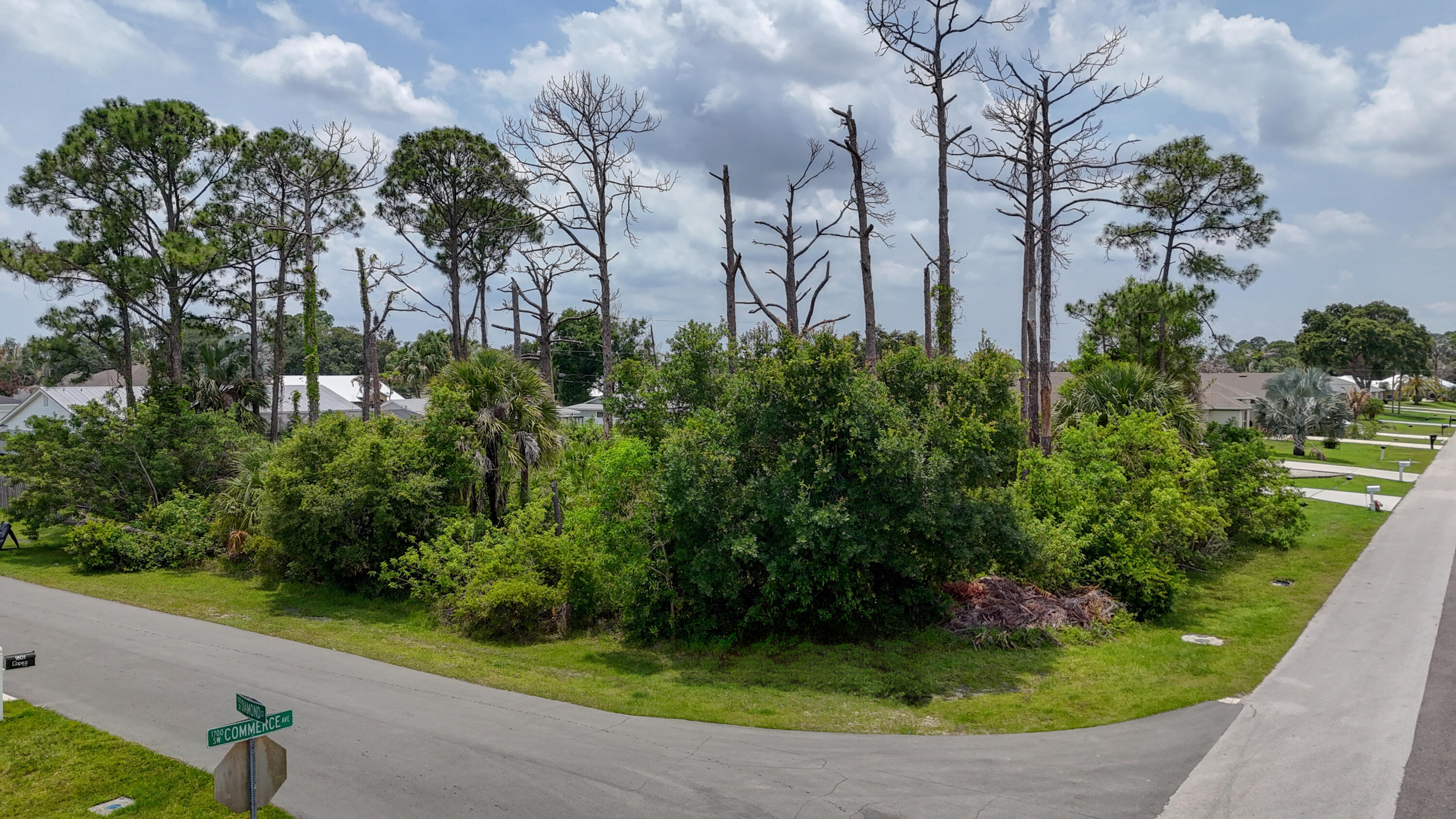 1802 Sw Diamond Street Property Photo 1