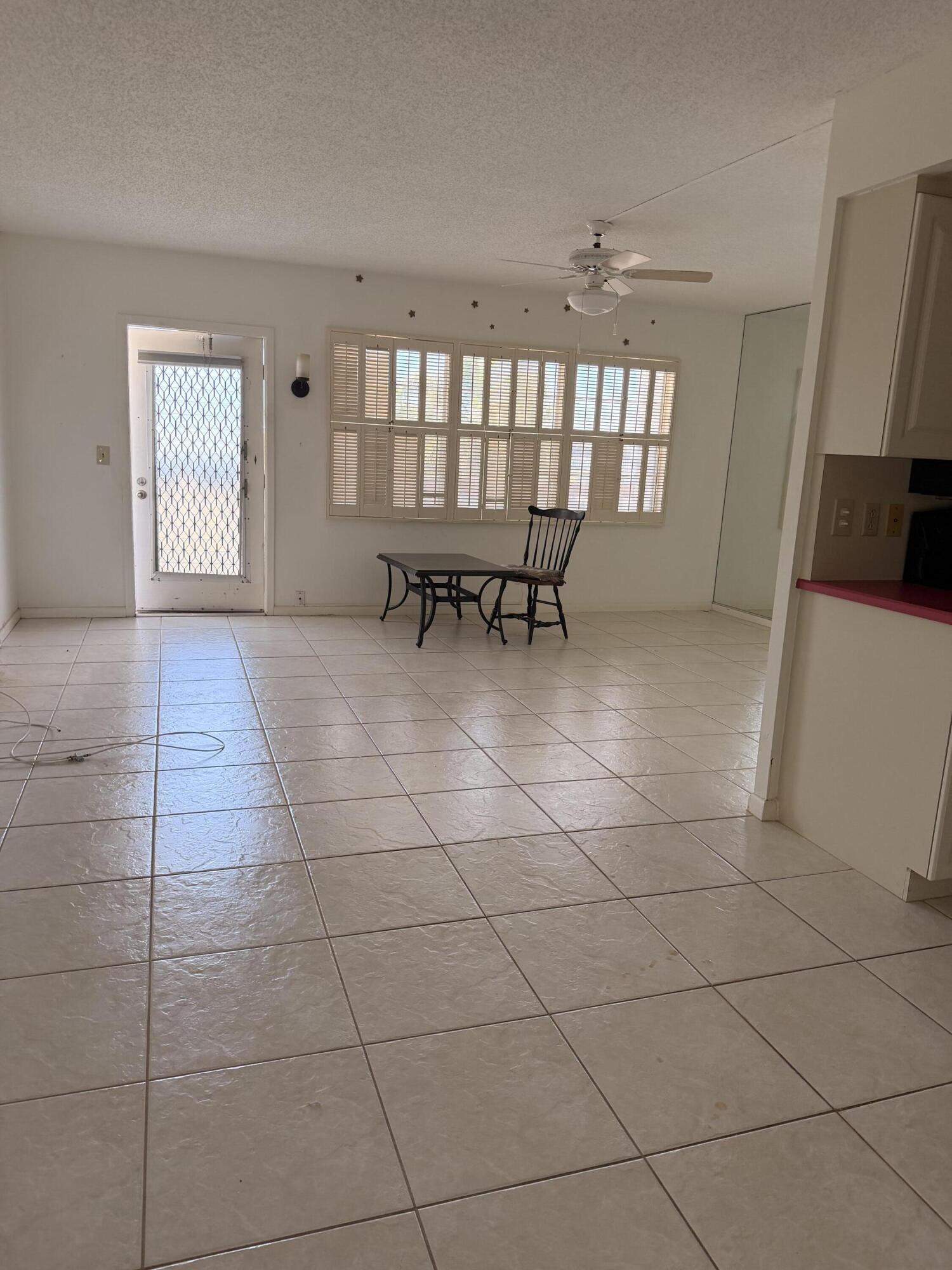 4074 Cornwall D Property Photo 4