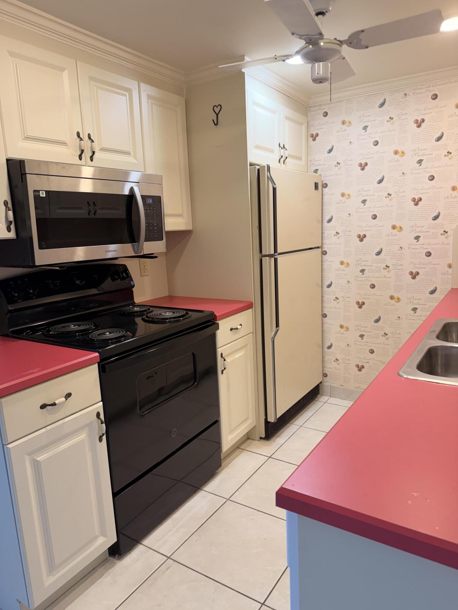 4074 Cornwall D Property Photo 6