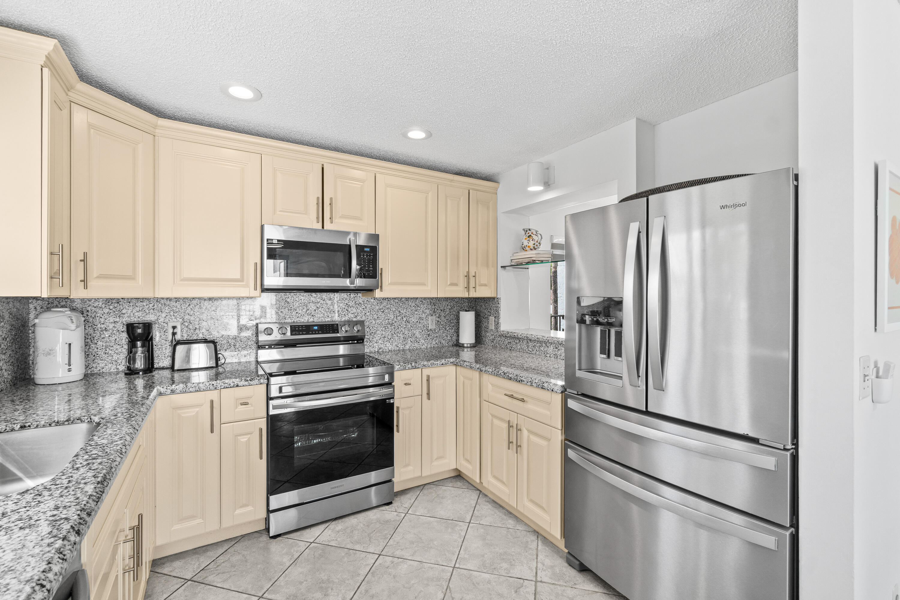 7533 Glendevon Lane 905 Property Photo 14